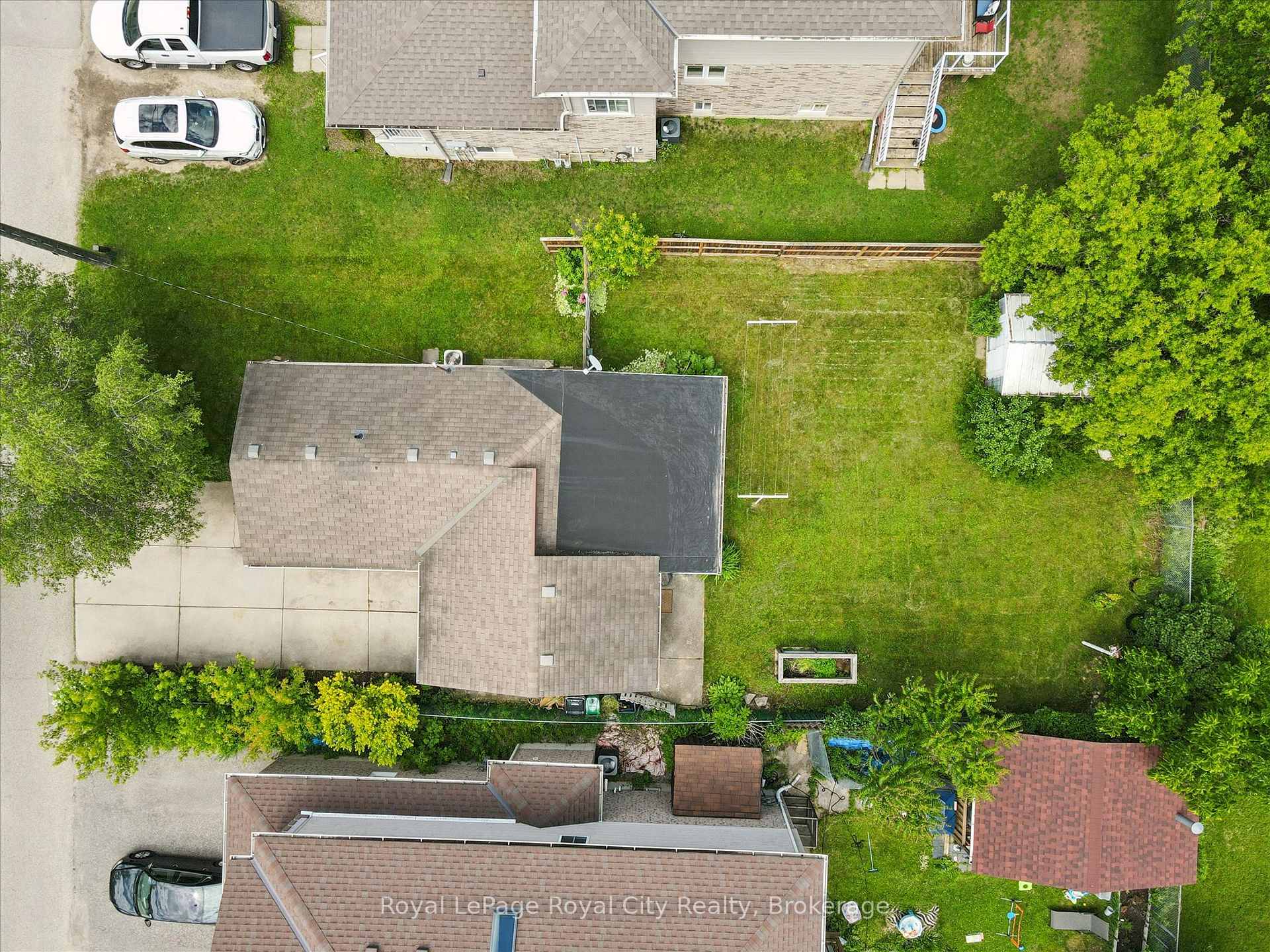 Photo 2 of 10 Macville Avenue, Kitchener, Bridgeport — HOMEH