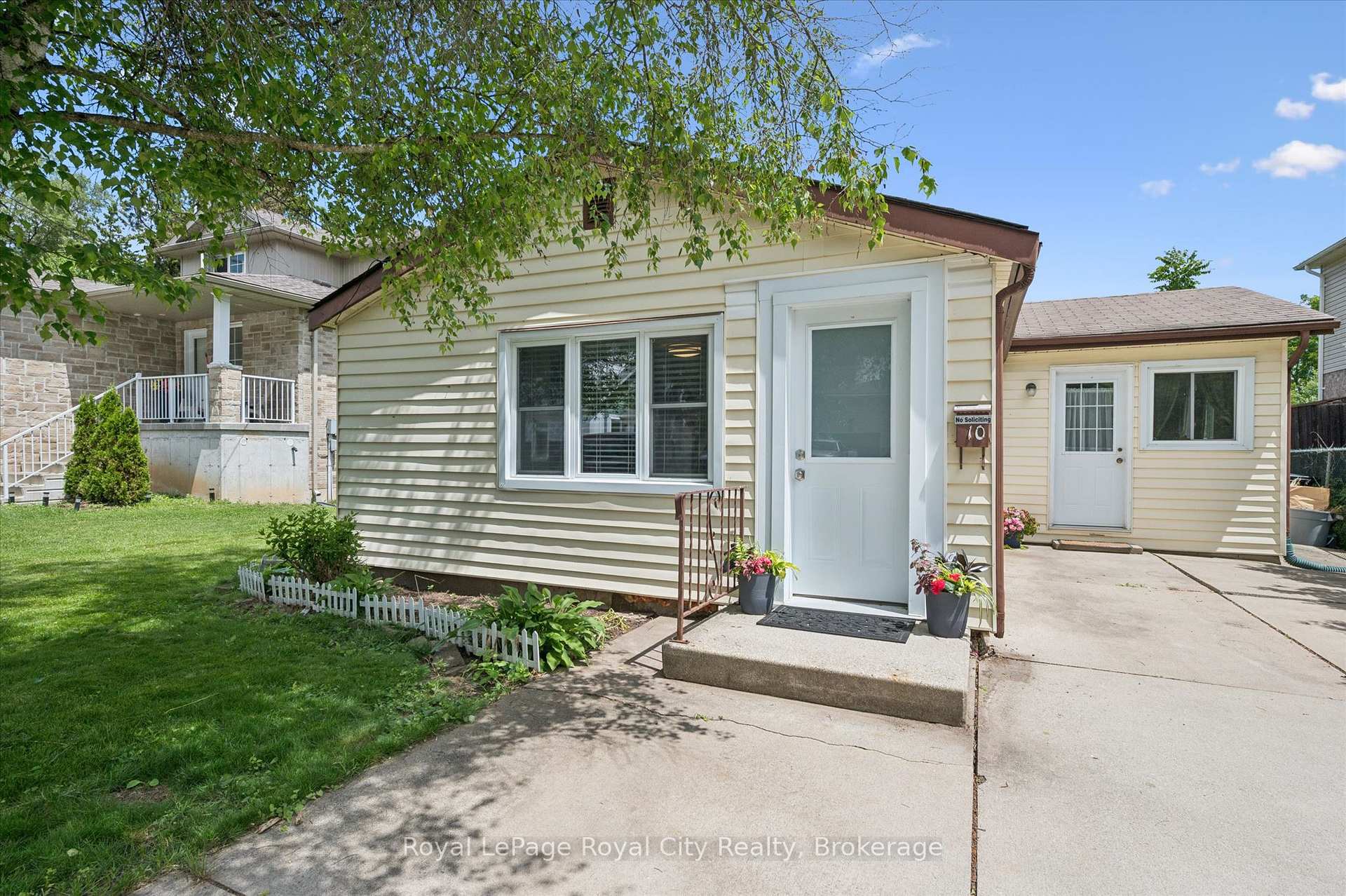 Photo 4 of 10 Macville Avenue, Kitchener, Bridgeport — HOMEH