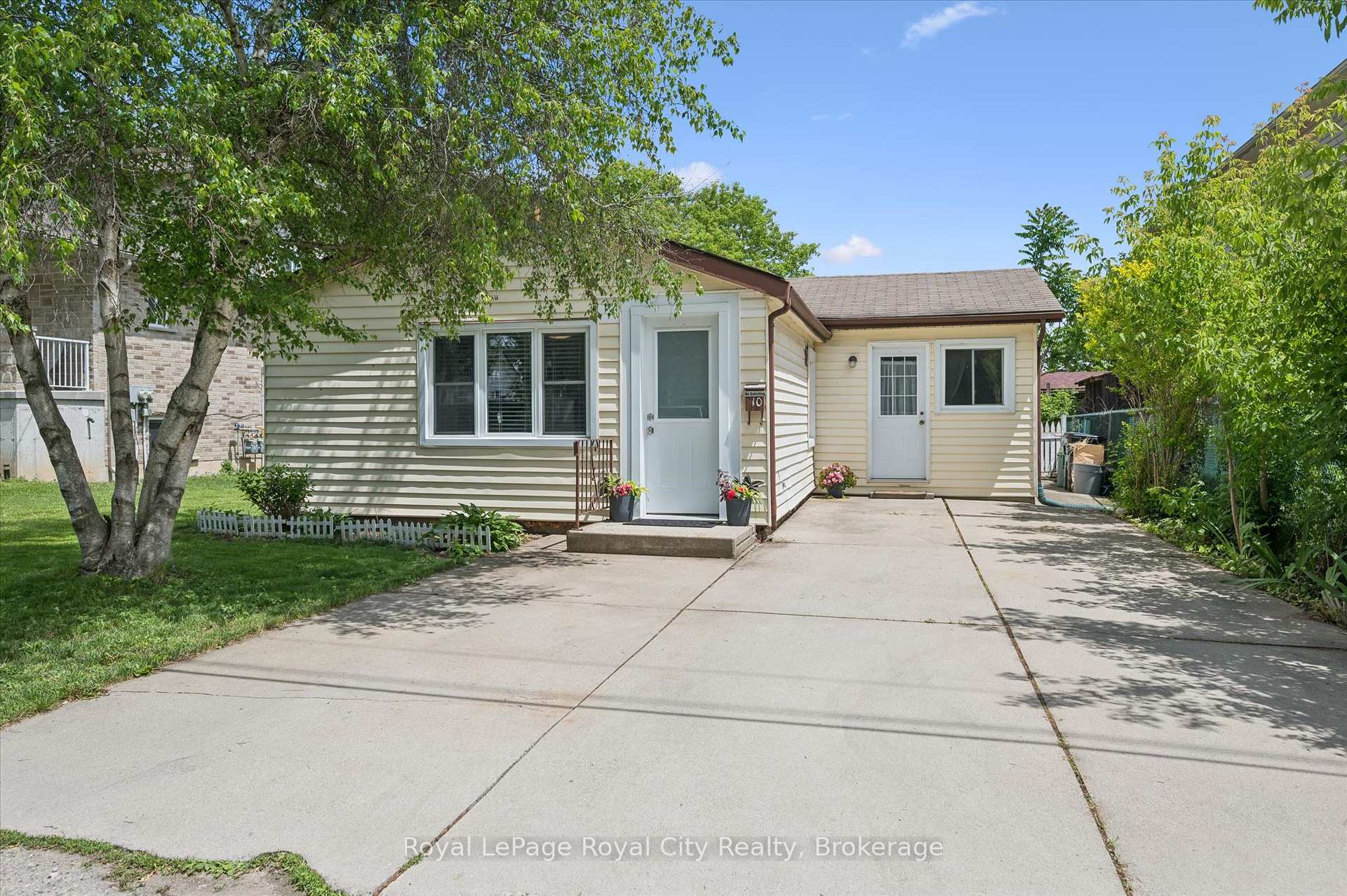 Photo 5 of 10 Macville Avenue, Kitchener, Bridgeport — HOMEH