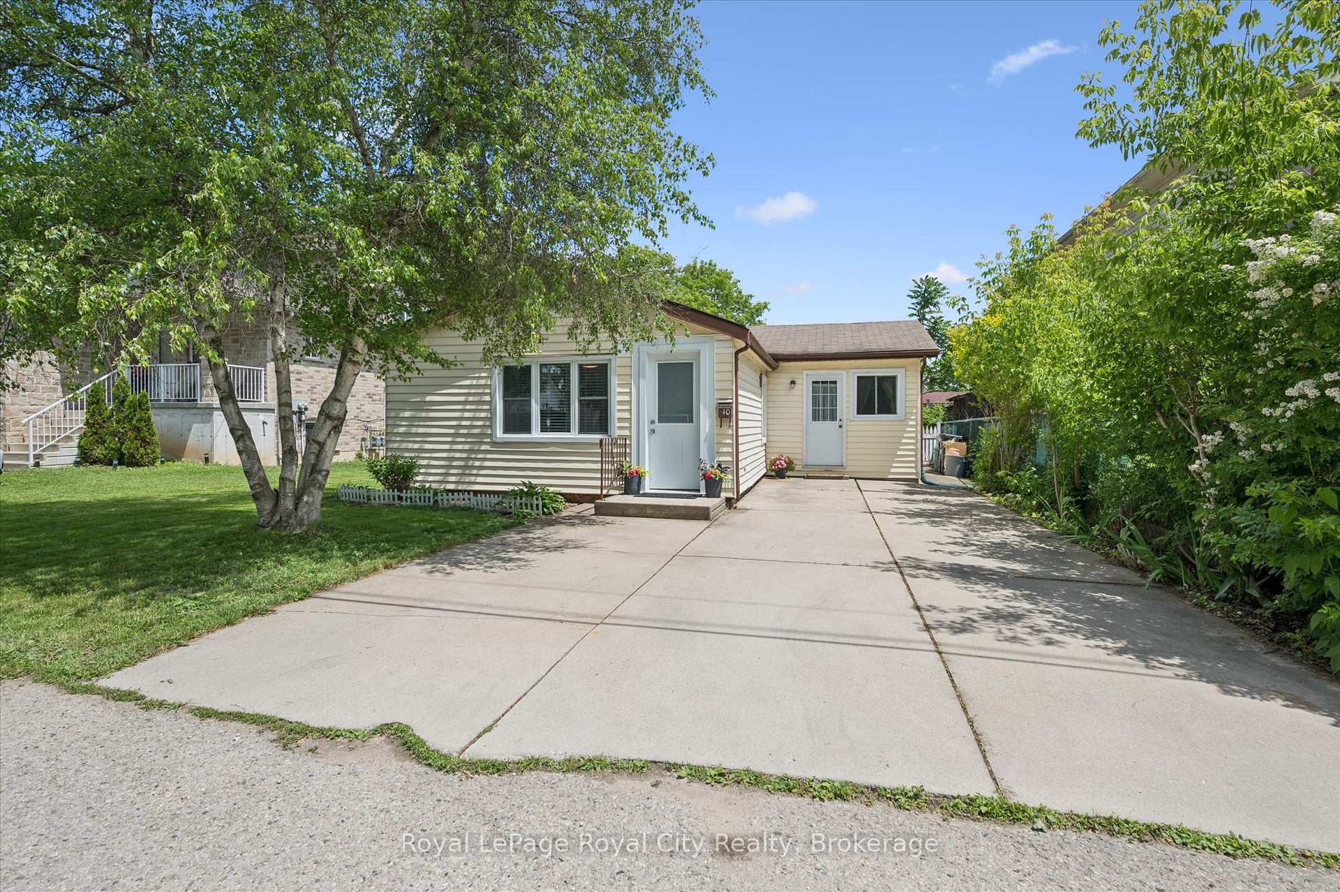 Photo 6 of 10 Macville Avenue, Kitchener, Bridgeport — HOMEH