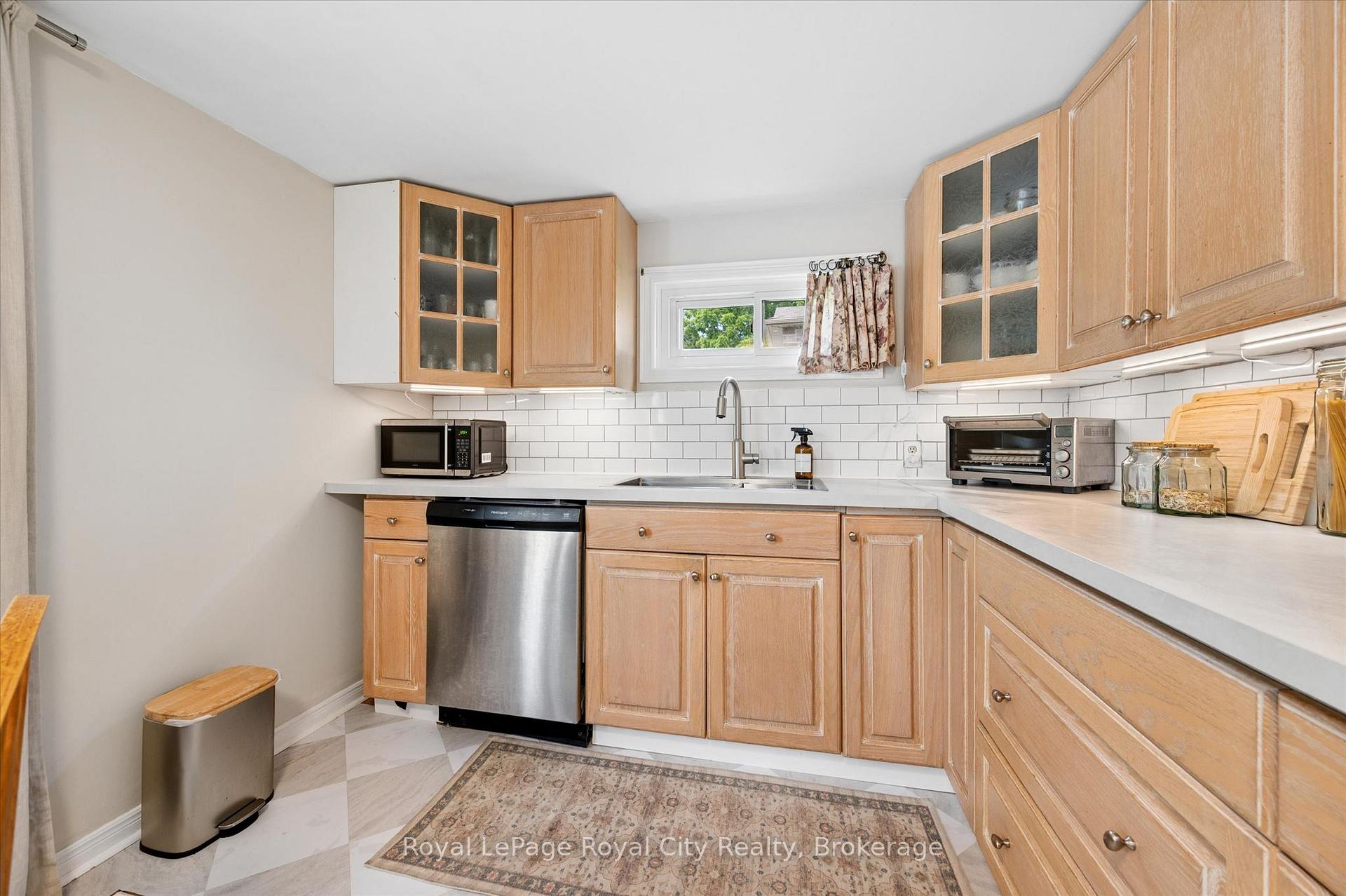 Photo 15 of 10 Macville Avenue, Kitchener, Bridgeport — HOMEH