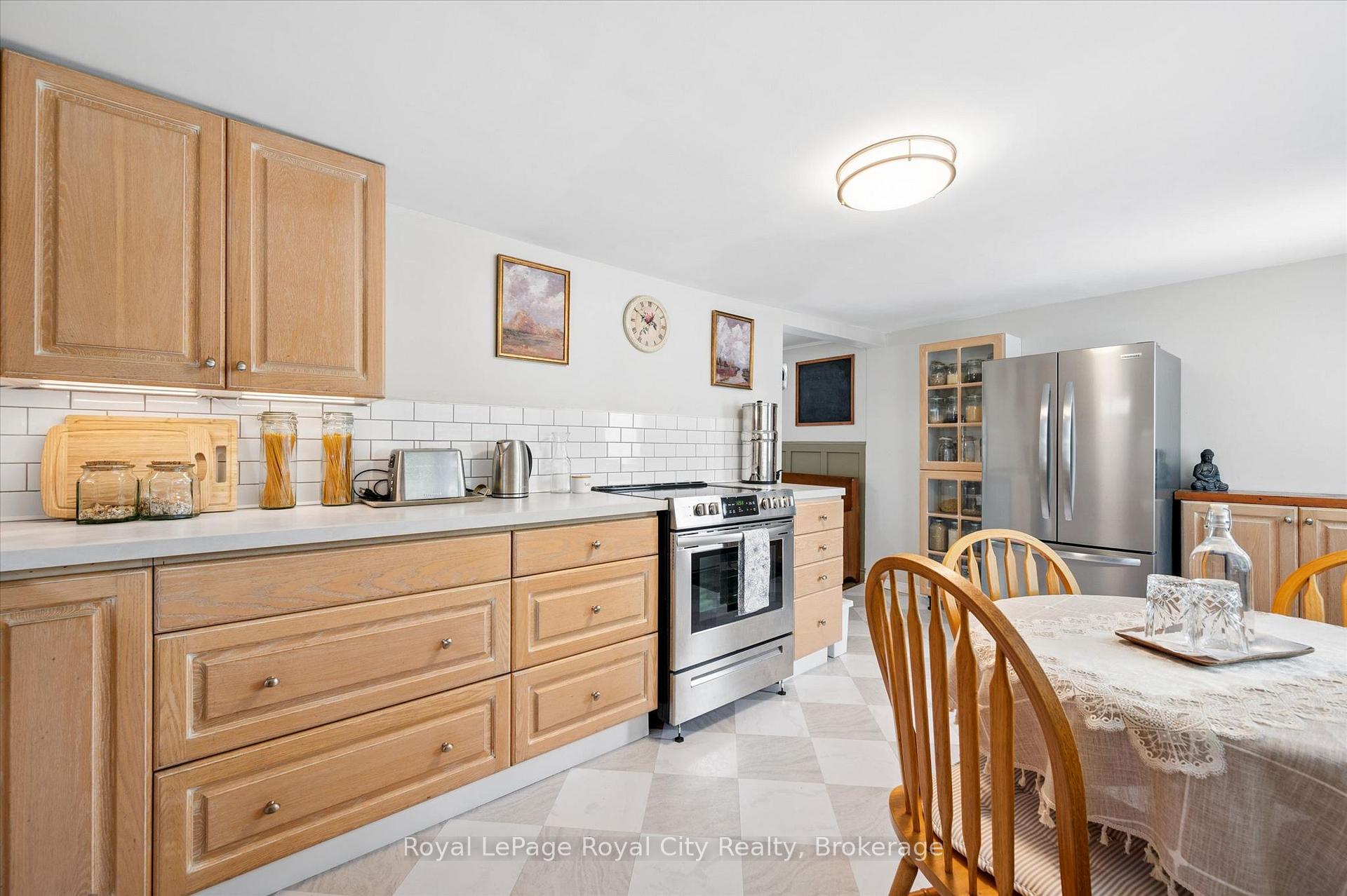 Photo 16 of 10 Macville Avenue, Kitchener, Bridgeport — HOMEH