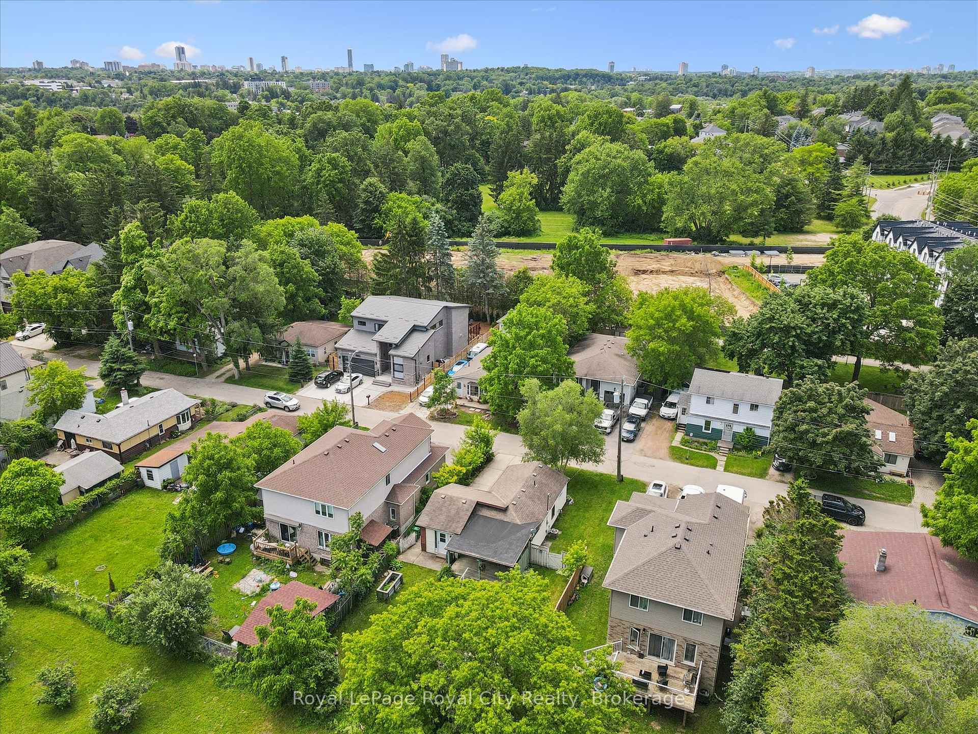 Photo 30 of 10 Macville Avenue, Kitchener, Bridgeport — HOMEH