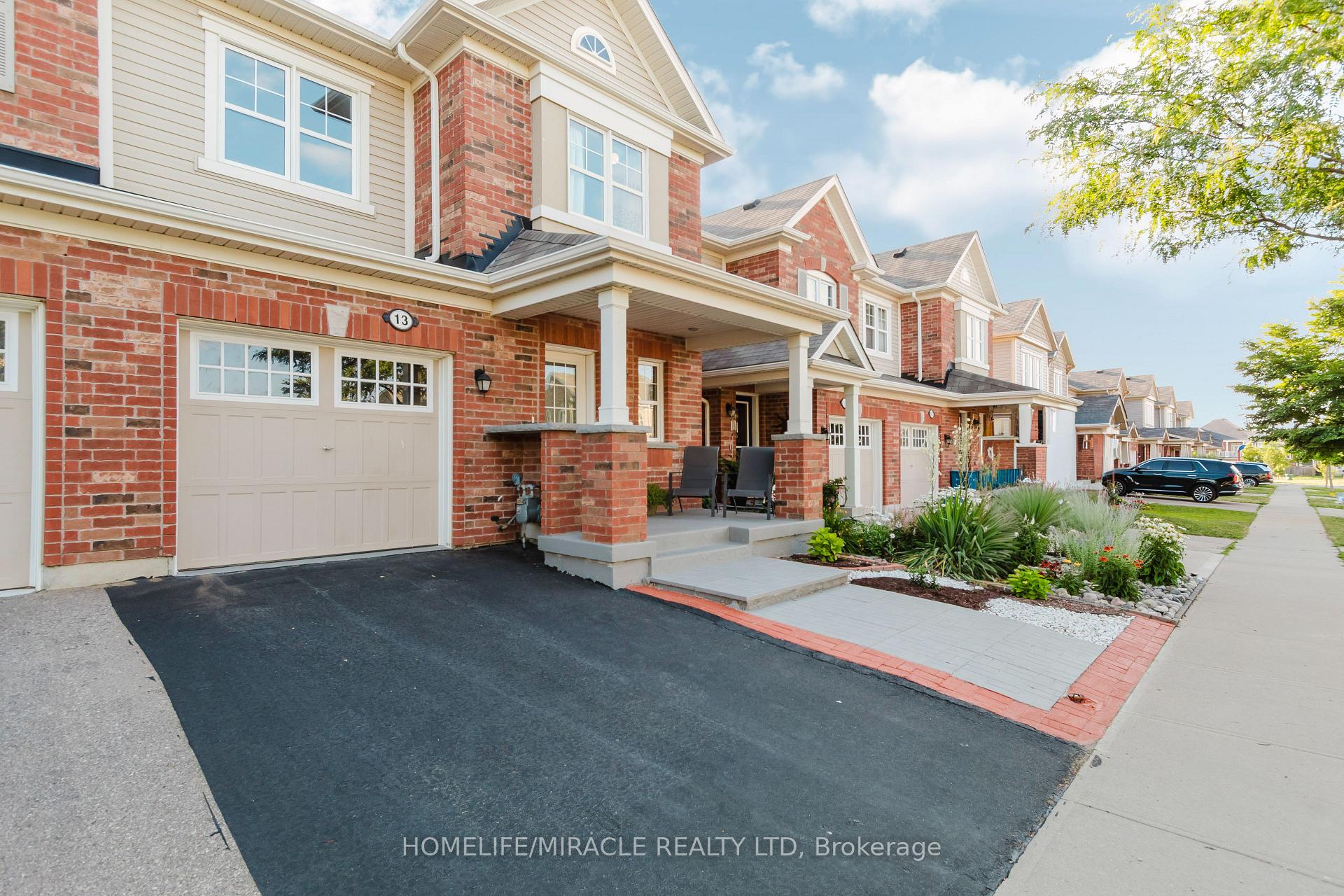 Photo 4 of 13 Arbourview Crescent, Kitchener, Trussler — HOMEH