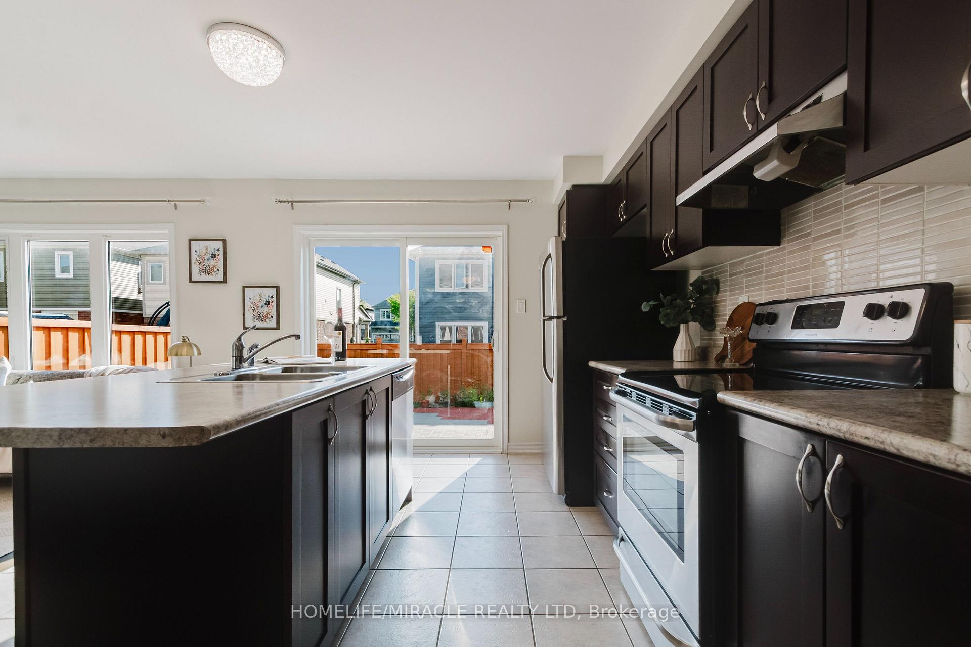 Photo 12 of 13 Arbourview Crescent, Kitchener, Trussler — HOMEH
