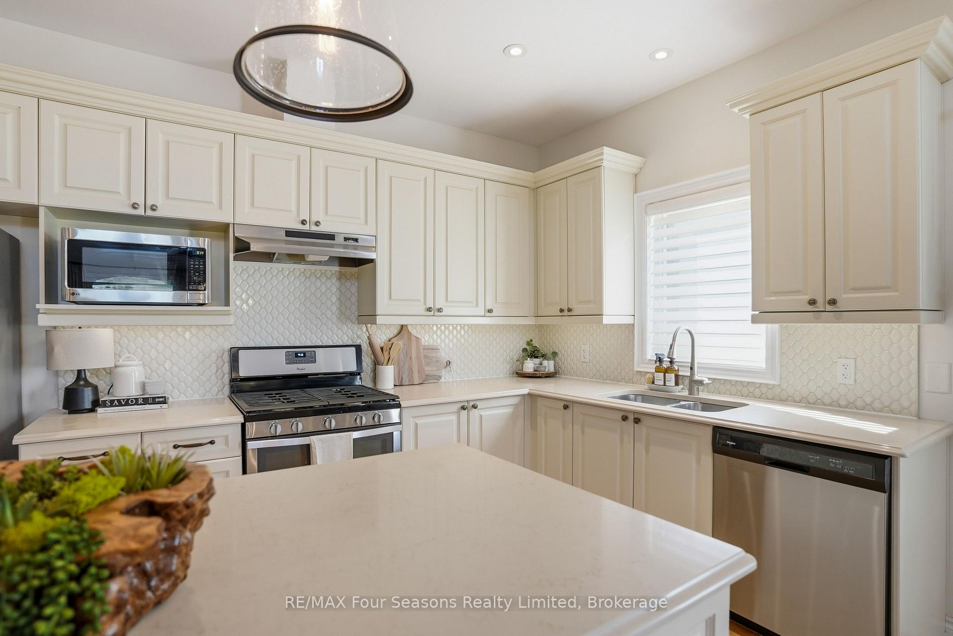 Photo 7 of Unit 33, 34 Kari Crescent, Collingwood — HOMEH