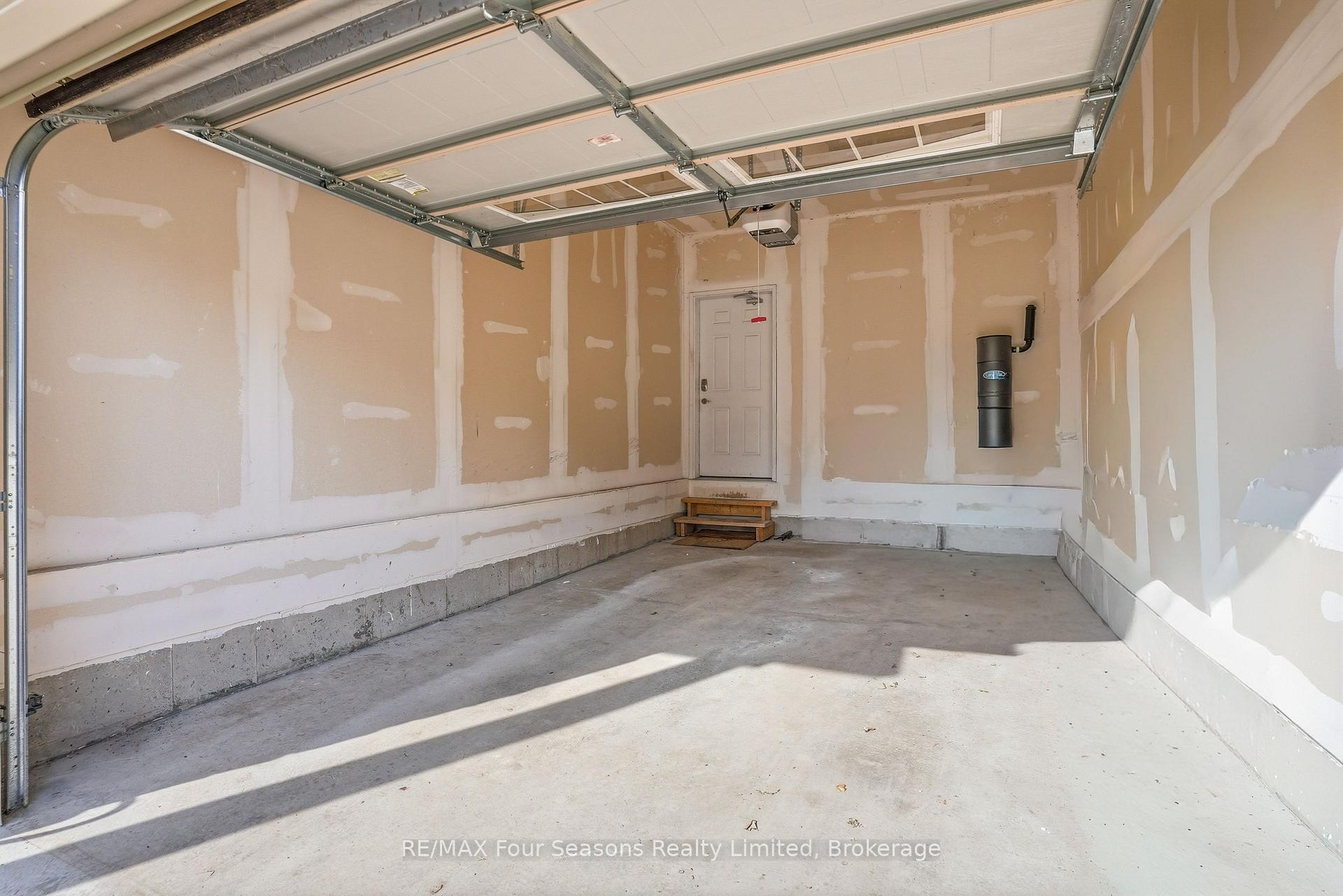 Photo 22 of Unit 33, 34 Kari Crescent, Collingwood — HOMEH