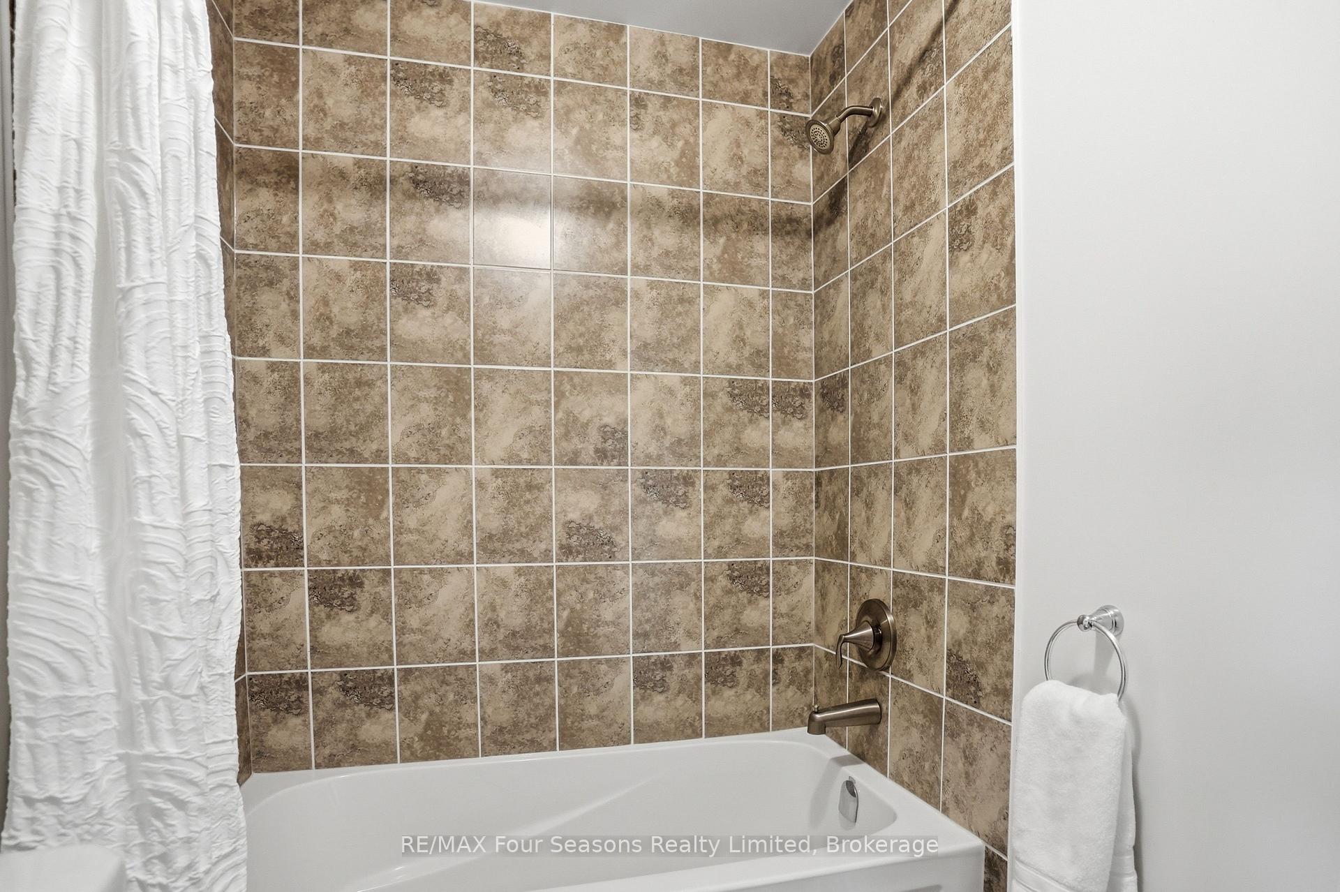 Photo 29 of Unit 33, 34 Kari Crescent, Collingwood — HOMEH