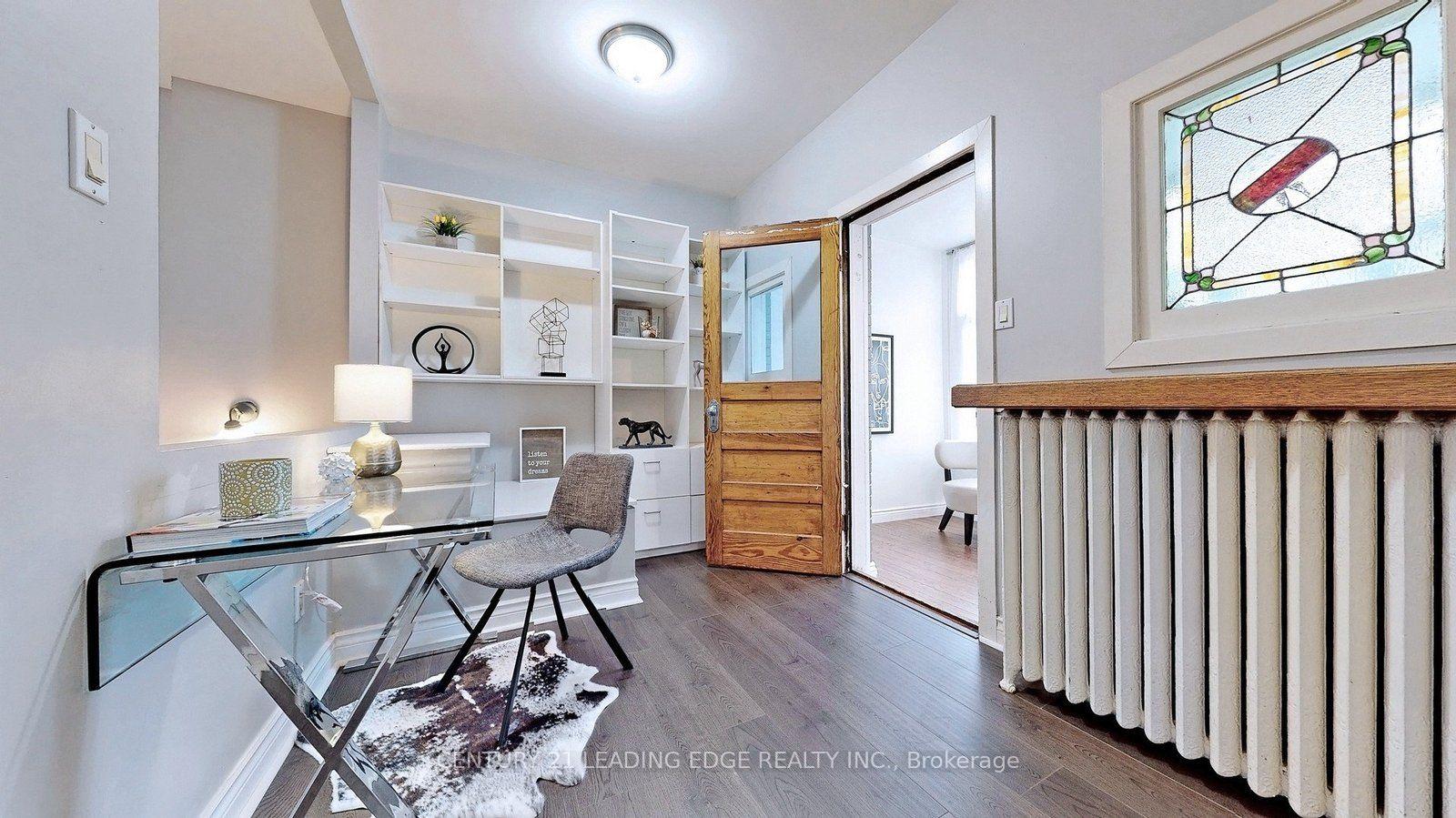 Photo 3 of Unit UPPER LEVEL, 233 Borden Street, Toronto, University — HOMEH