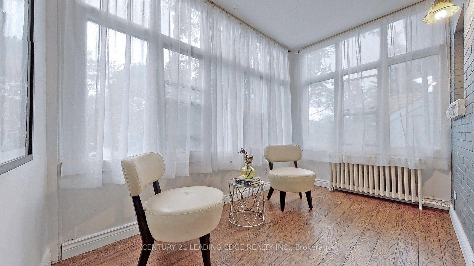 Photo 4 of Unit UPPER LEVEL, 233 Borden Street, Toronto, University — HOMEH