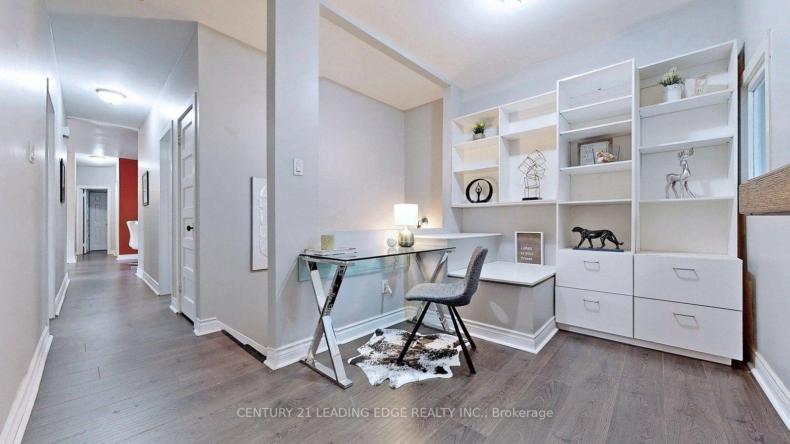Photo 5 of Unit UPPER LEVEL, 233 Borden Street, Toronto, University — HOMEH