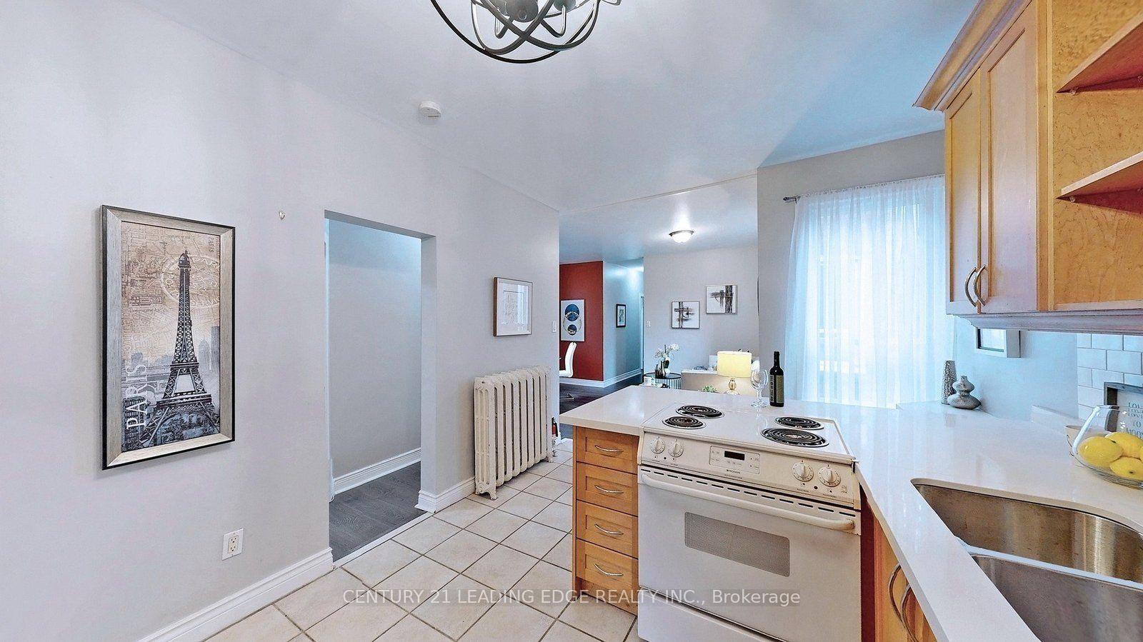 Photo 7 of Unit UPPER LEVEL, 233 Borden Street, Toronto, University — HOMEH