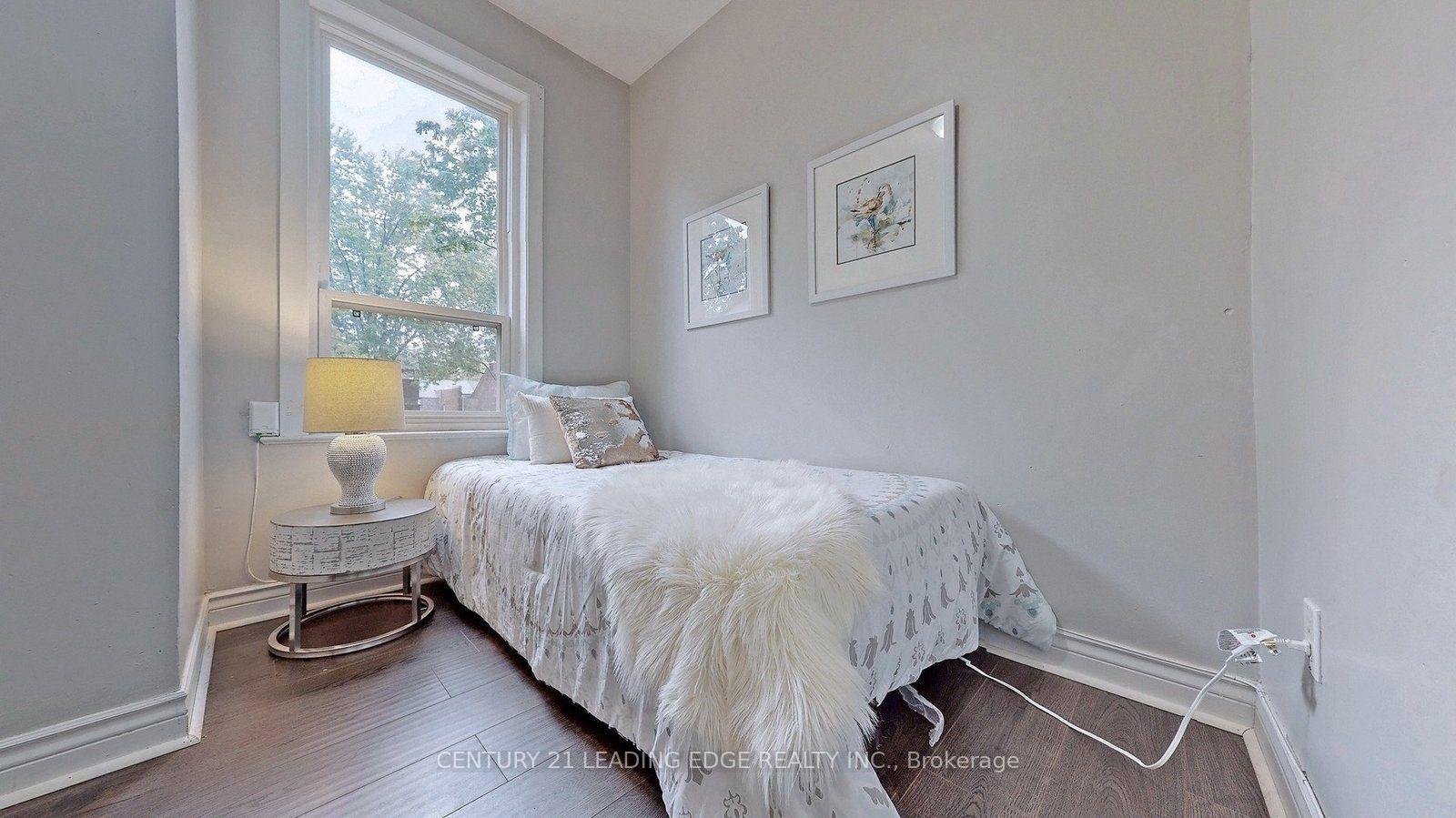Photo 9 of Unit UPPER LEVEL, 233 Borden Street, Toronto, University — HOMEH