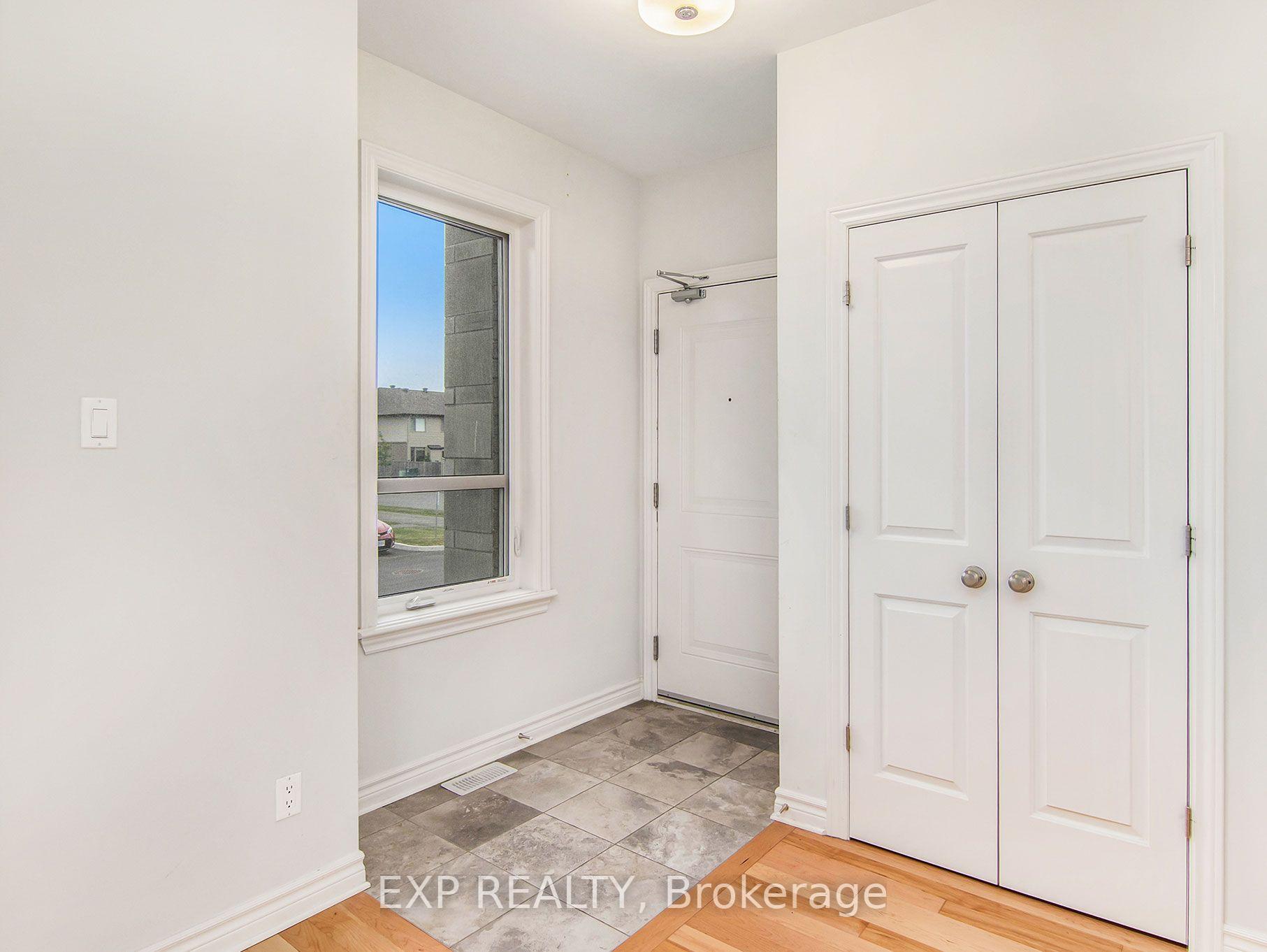 Photo 7 of 17 Carabiner Private, Ottawa, Mer Bleue/Bradley Estates/Anderson Park — HOMEH