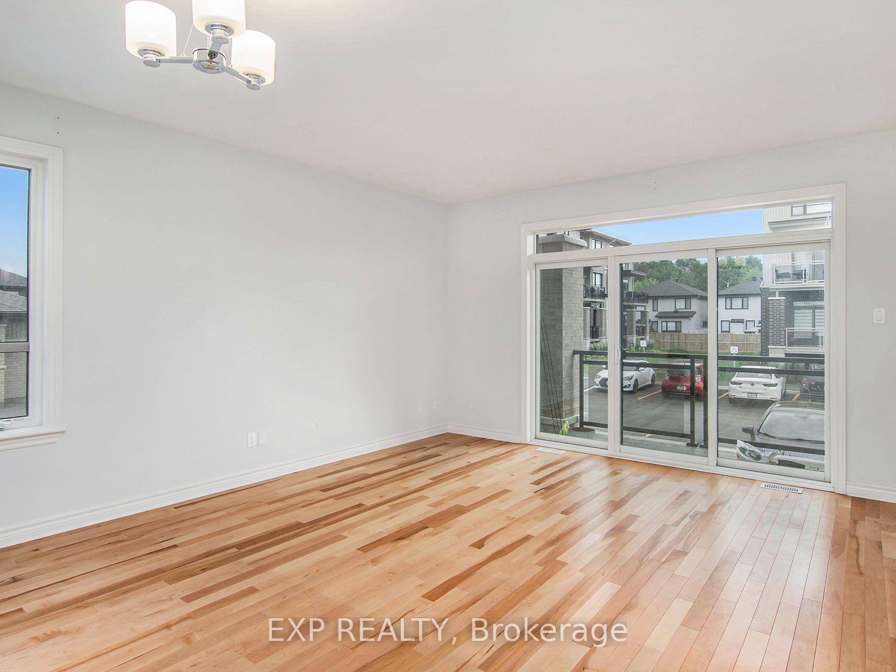 Photo 9 of 17 Carabiner Private, Ottawa, Mer Bleue/Bradley Estates/Anderson Park — HOMEH