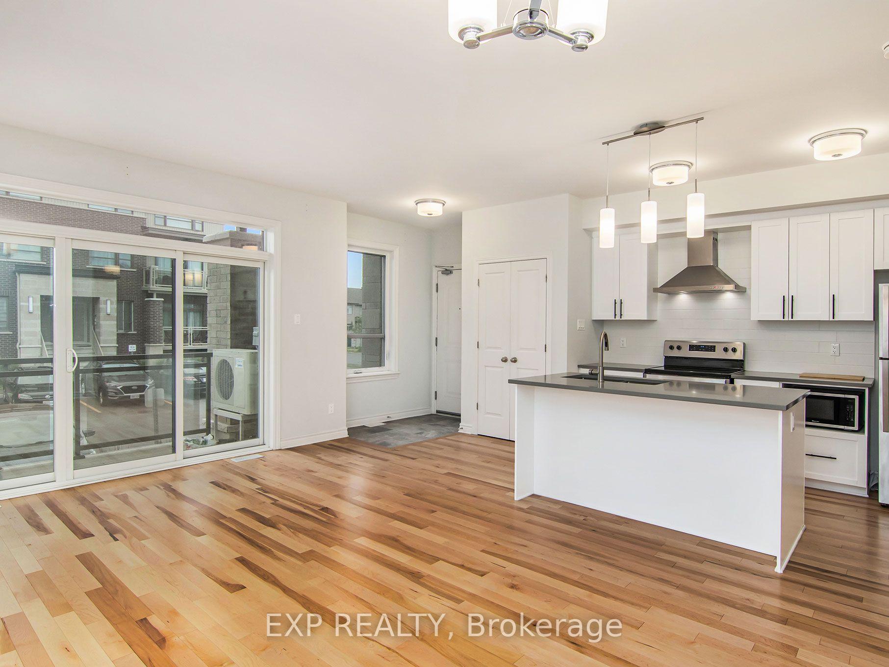 Photo 11 of 17 Carabiner Private, Ottawa, Mer Bleue/Bradley Estates/Anderson Park — HOMEH
