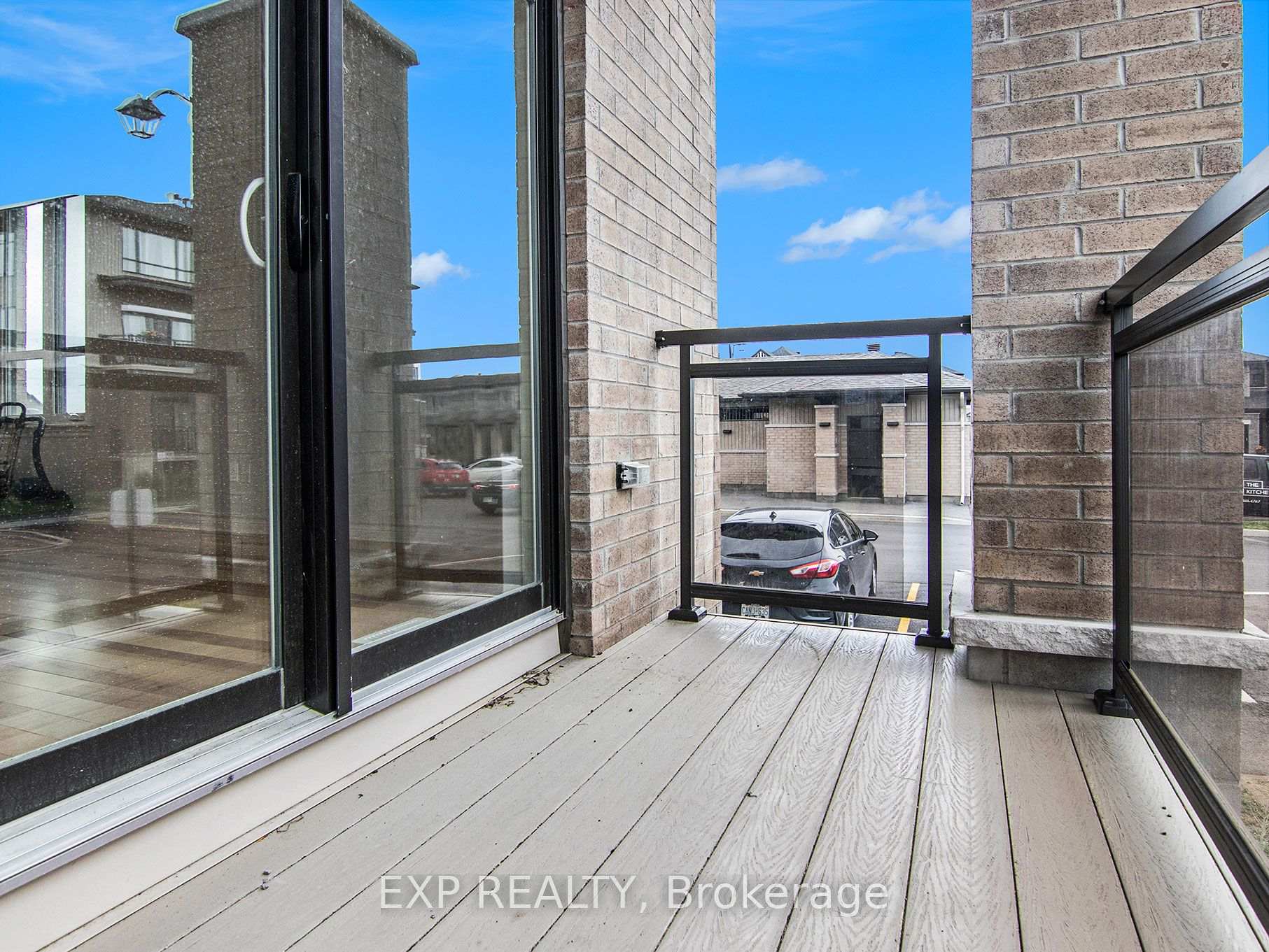 Photo 13 of 17 Carabiner Private, Ottawa, Mer Bleue/Bradley Estates/Anderson Park — HOMEH