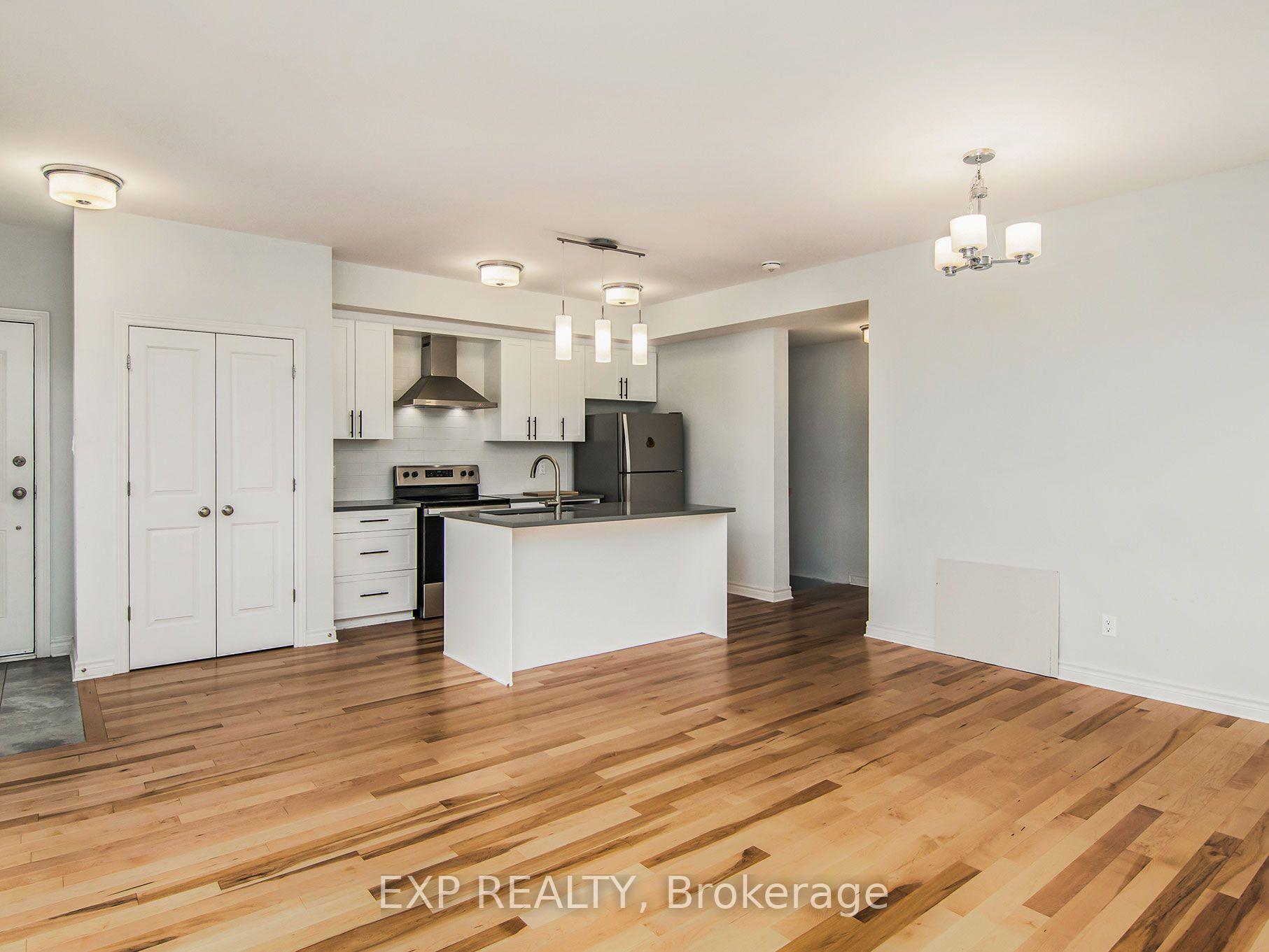 Photo 15 of 17 Carabiner Private, Ottawa, Mer Bleue/Bradley Estates/Anderson Park — HOMEH