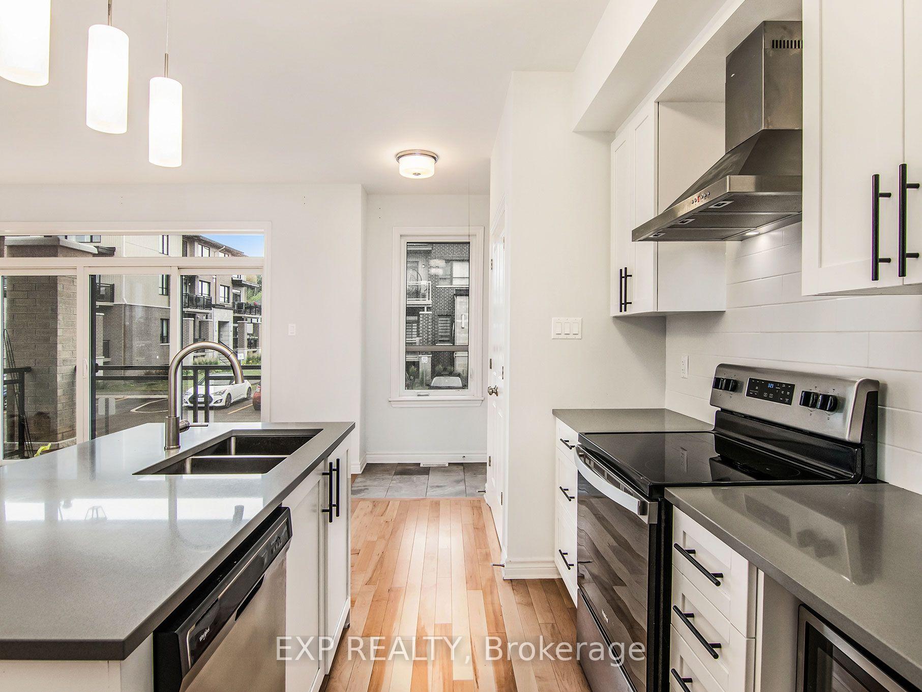 Photo 21 of 17 Carabiner Private, Ottawa, Mer Bleue/Bradley Estates/Anderson Park — HOMEH