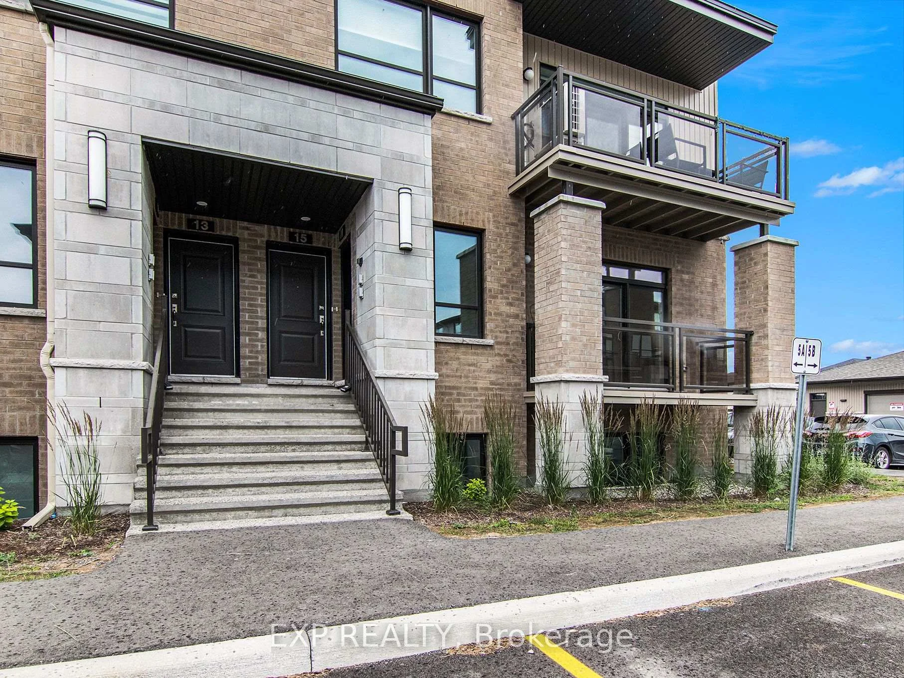 Photo 2 of 17 Carabiner Private, Ottawa, Mer Bleue/Bradley Estates/Anderson Park — HOMEH