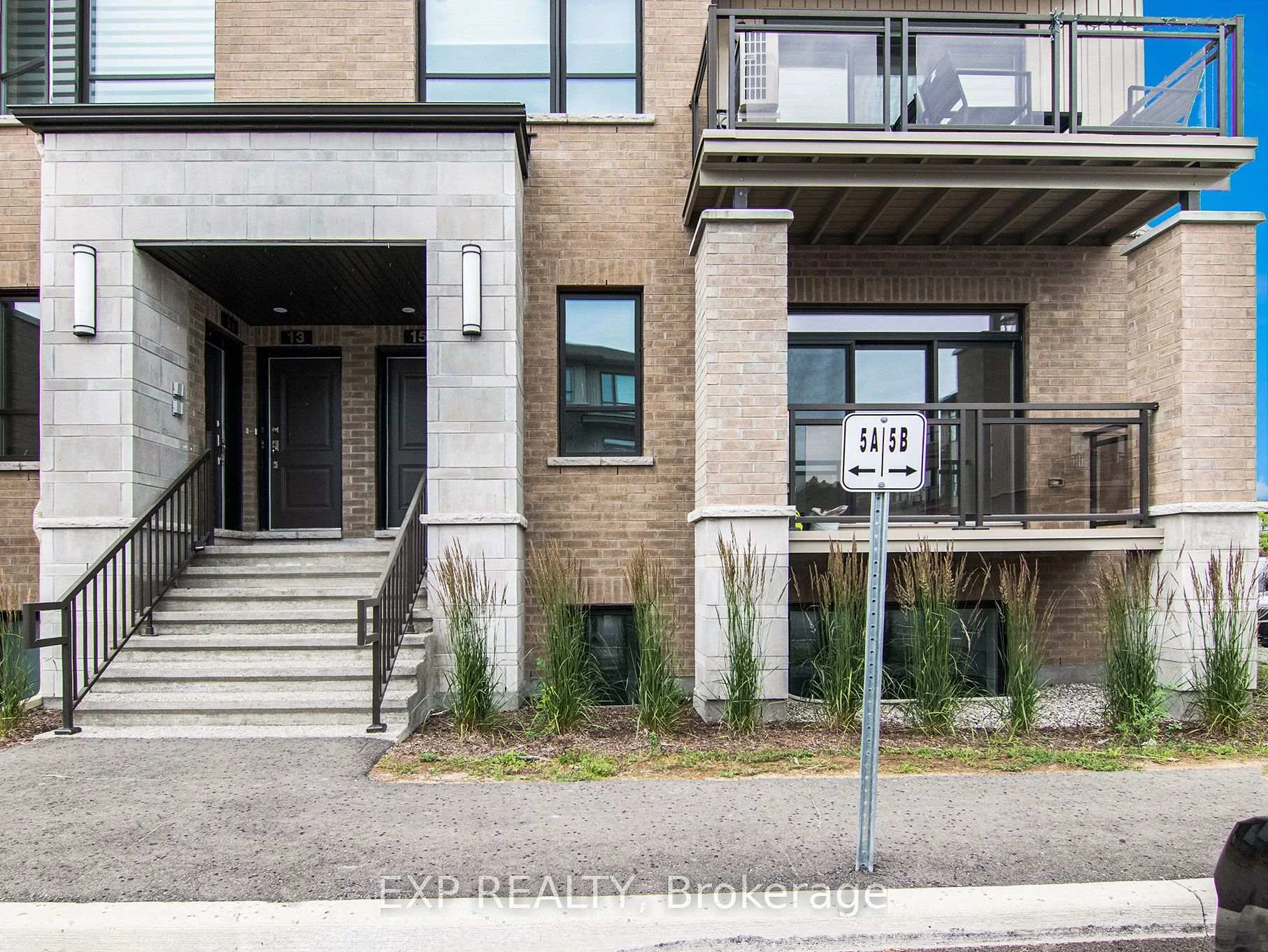 Photo 4 of 17 Carabiner Private, Ottawa, Mer Bleue/Bradley Estates/Anderson Park — HOMEH