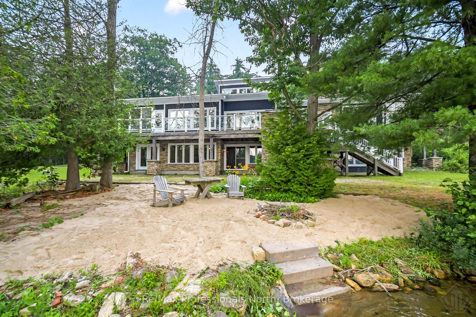 Photo 1 of 1064 Road 3200, Gravenhurst, Muskoka (S) — HOMEH