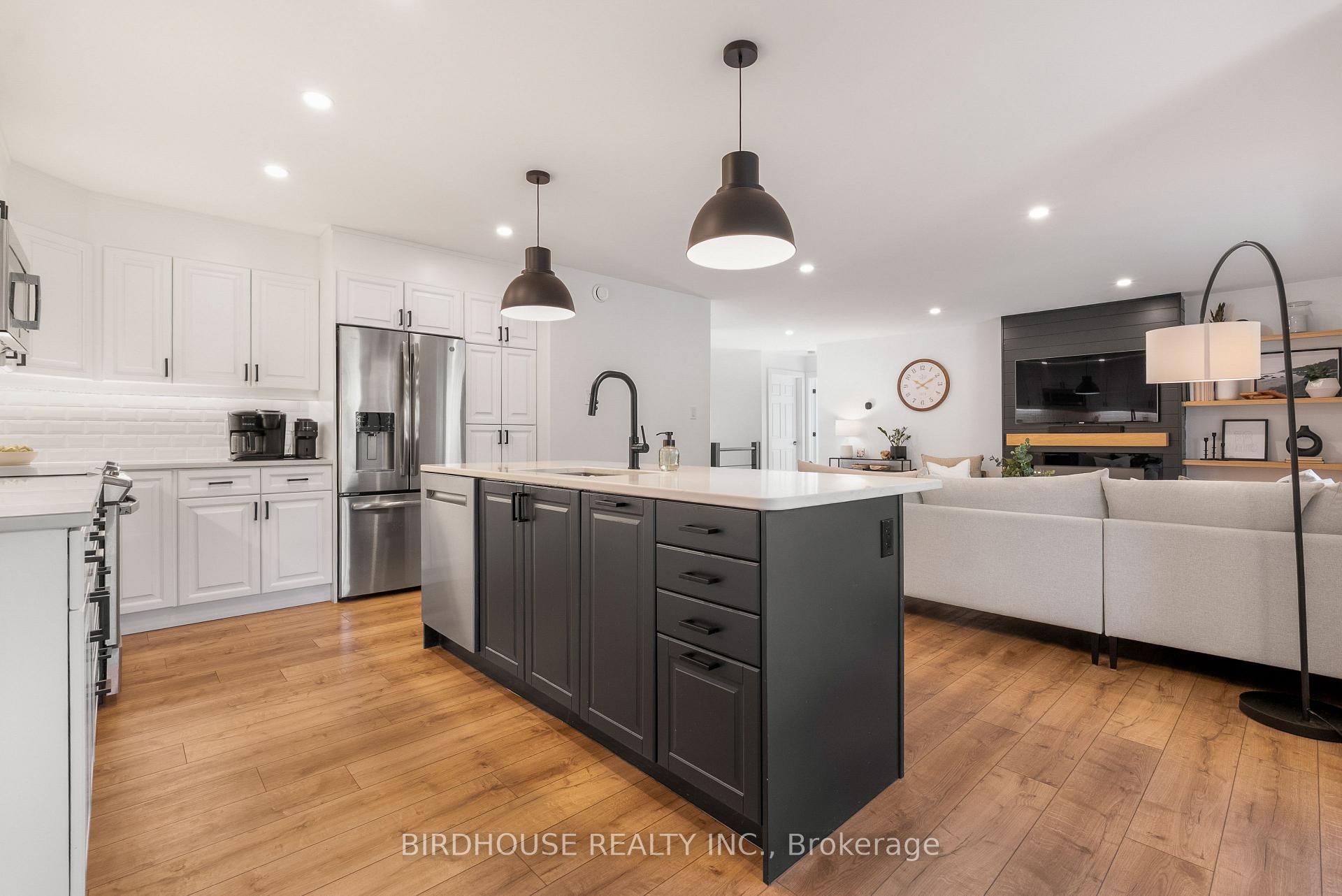 Photo 11 of 50 Birch Crescent, Kawartha Lakes, Bobcaygeon — HOMEH