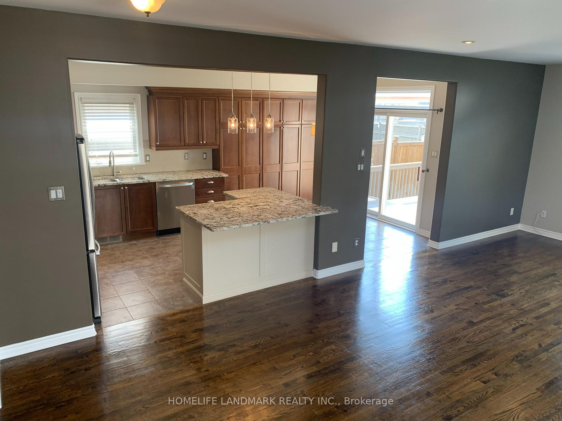 Photo 5 of 64 Black Bear Way, Ottawa, Stittsville (South) — HOMEH