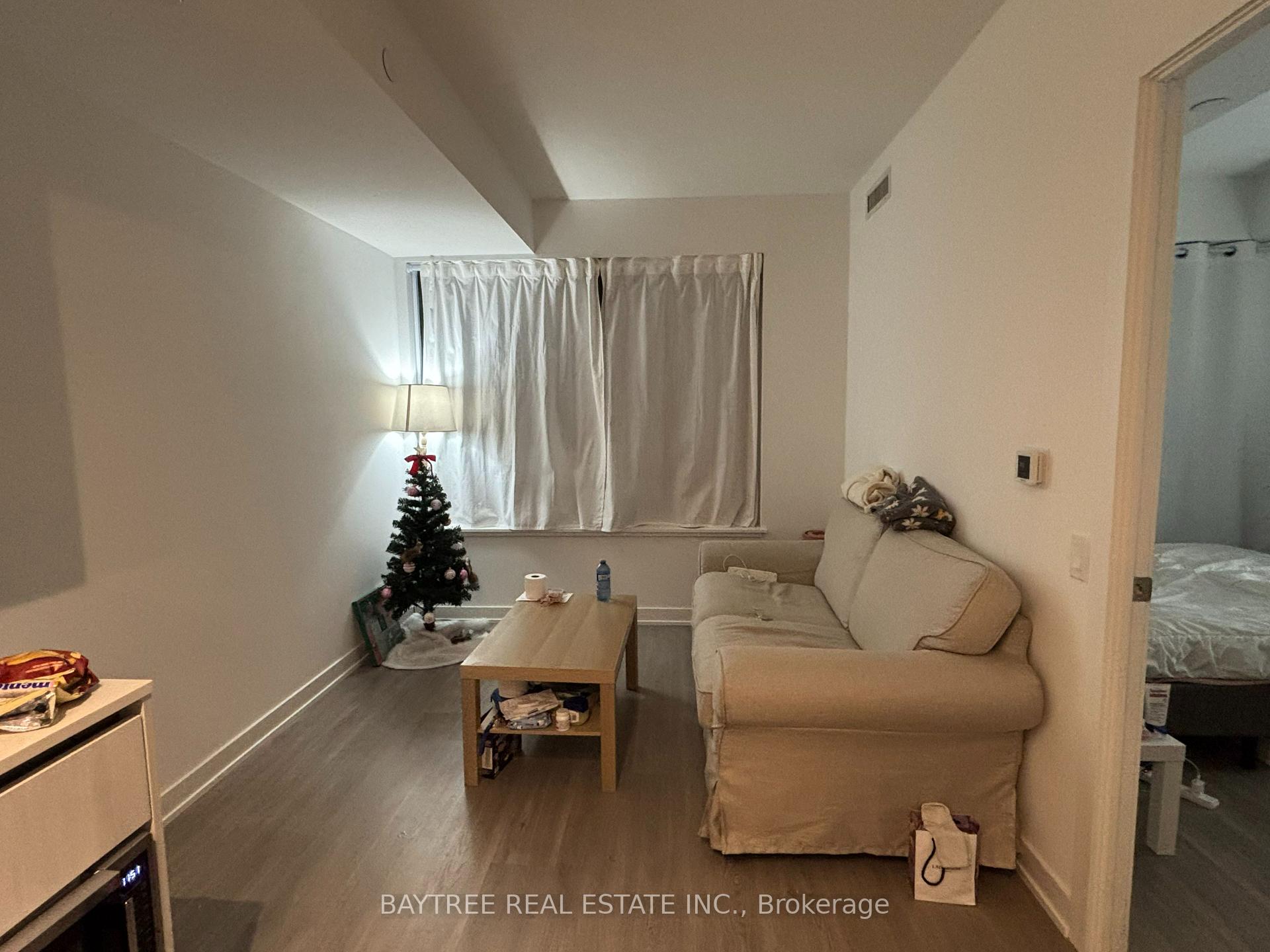 Front of Unit 3315, 8 Wellesley Street W