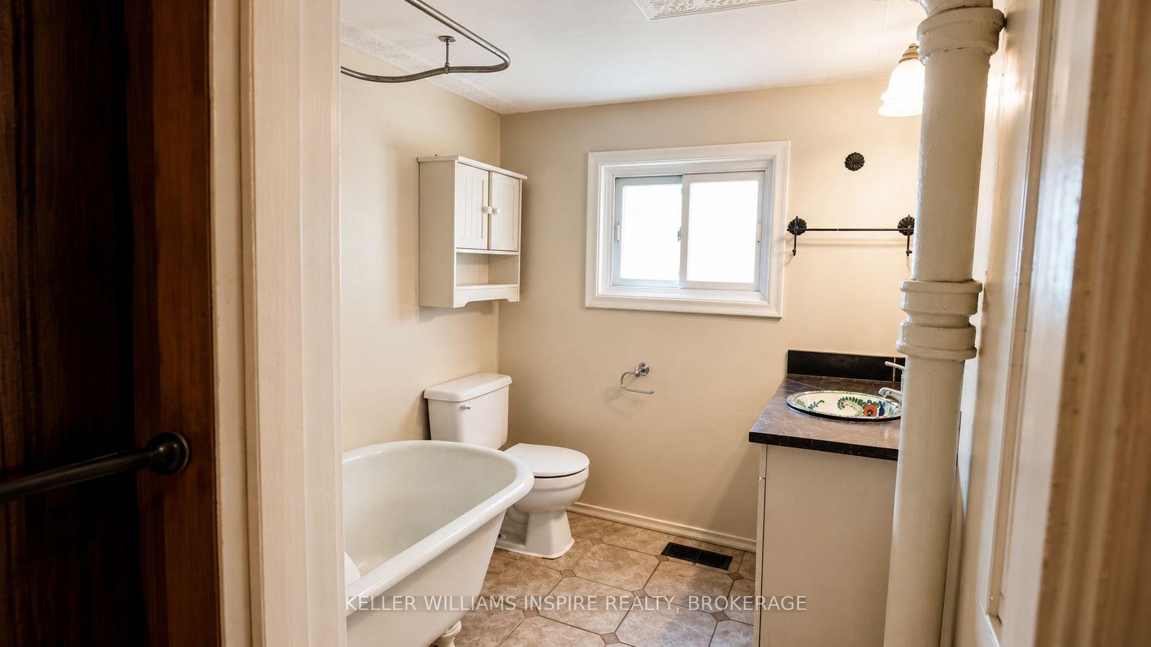 Photo 15 of 92 Elm Street, Kingston, East of Sir John A. Blvd — HOMEH