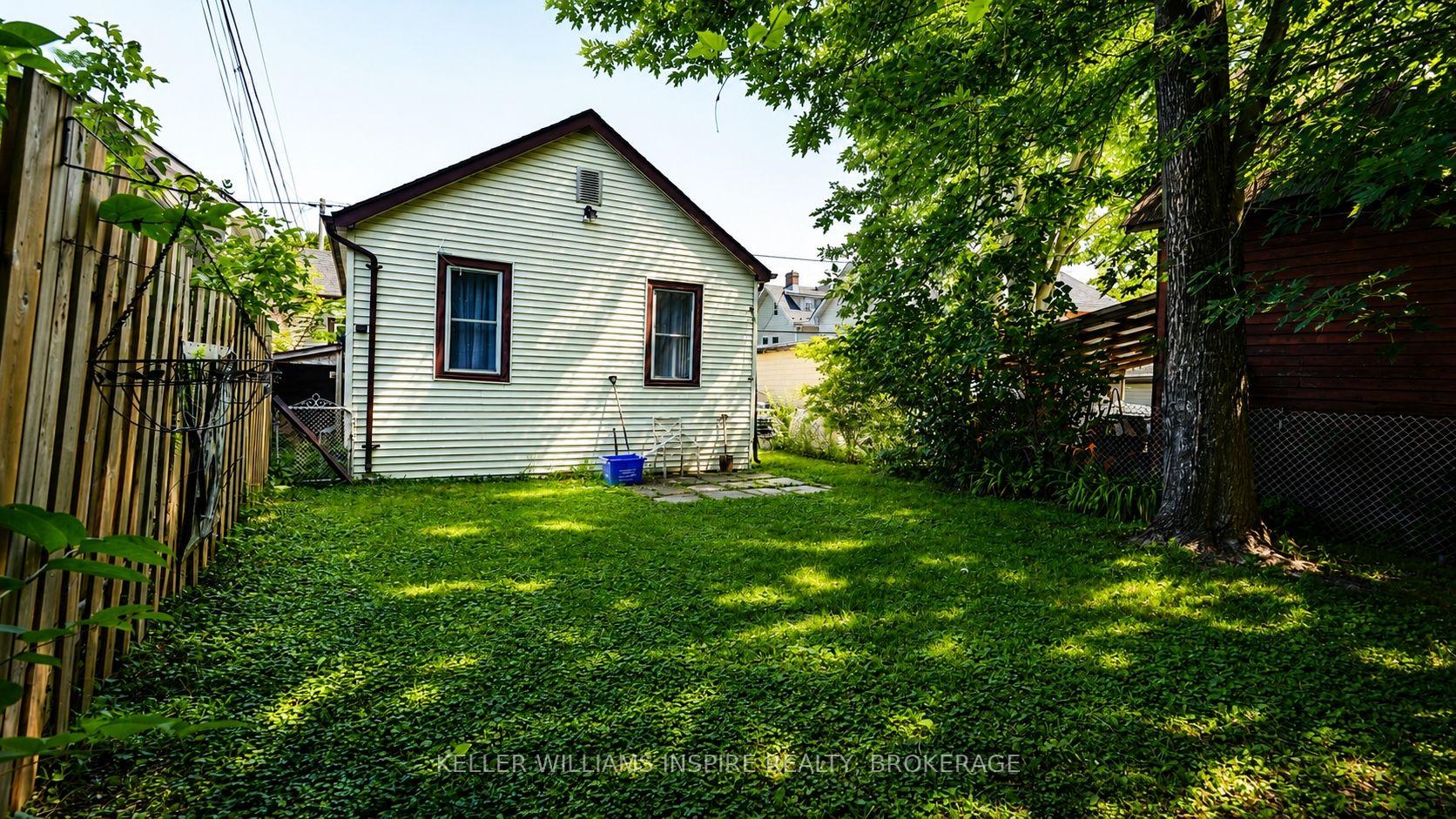 Photo 18 of 92 Elm Street, Kingston, East of Sir John A. Blvd — HOMEH