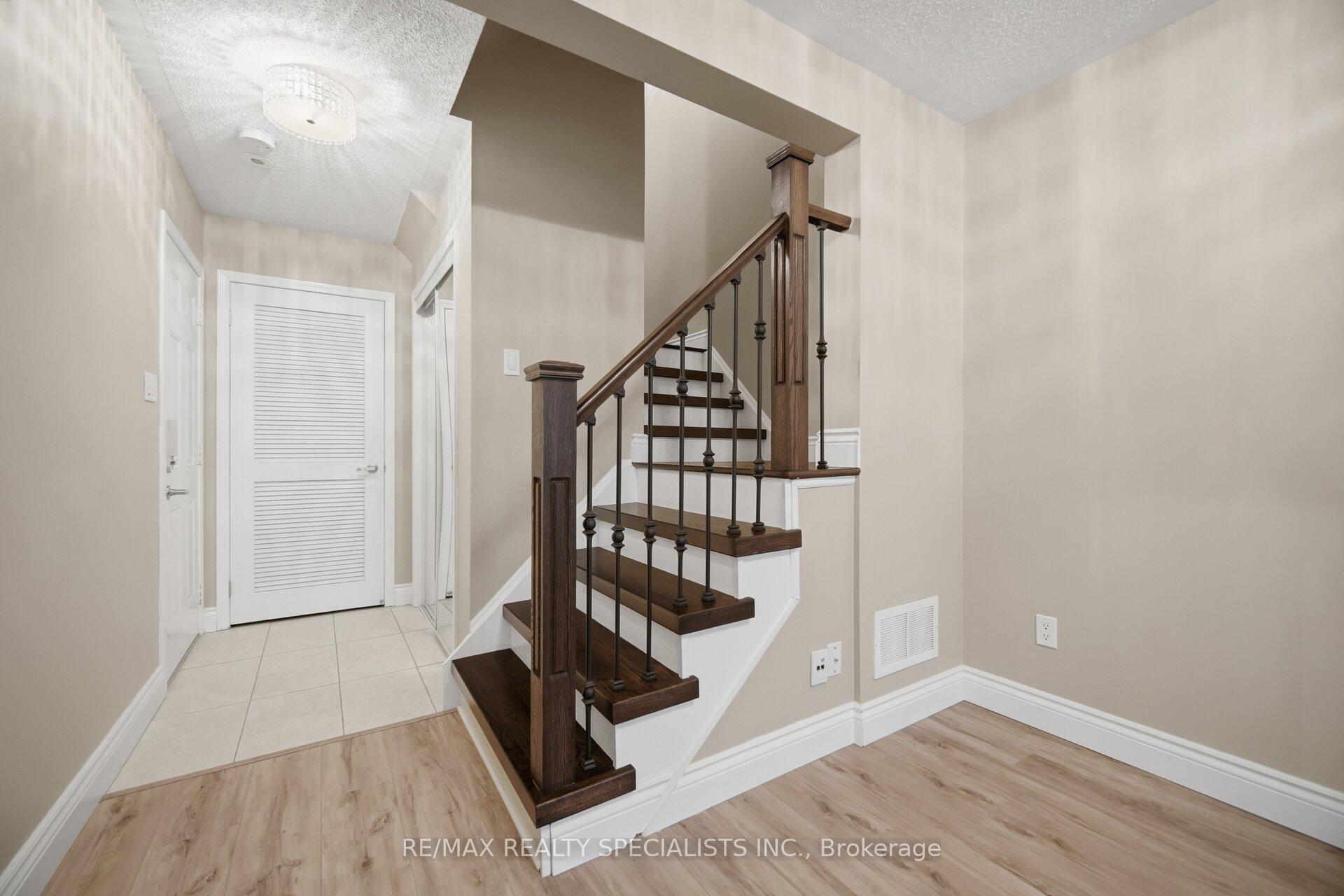 Photo 9 of 932 Sprague Place, Milton, Coates — HOMEH