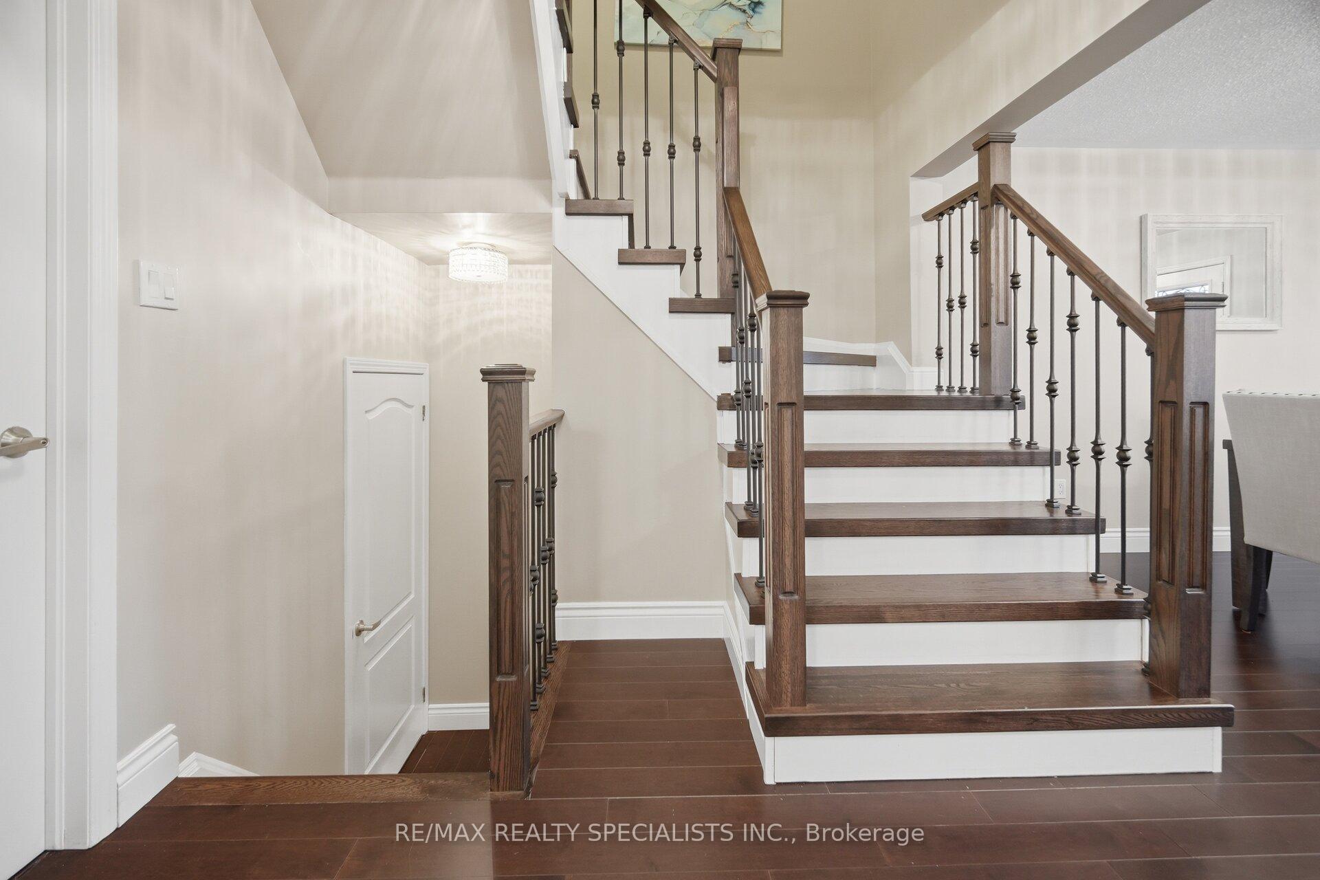 Photo 10 of 932 Sprague Place, Milton, Coates — HOMEH