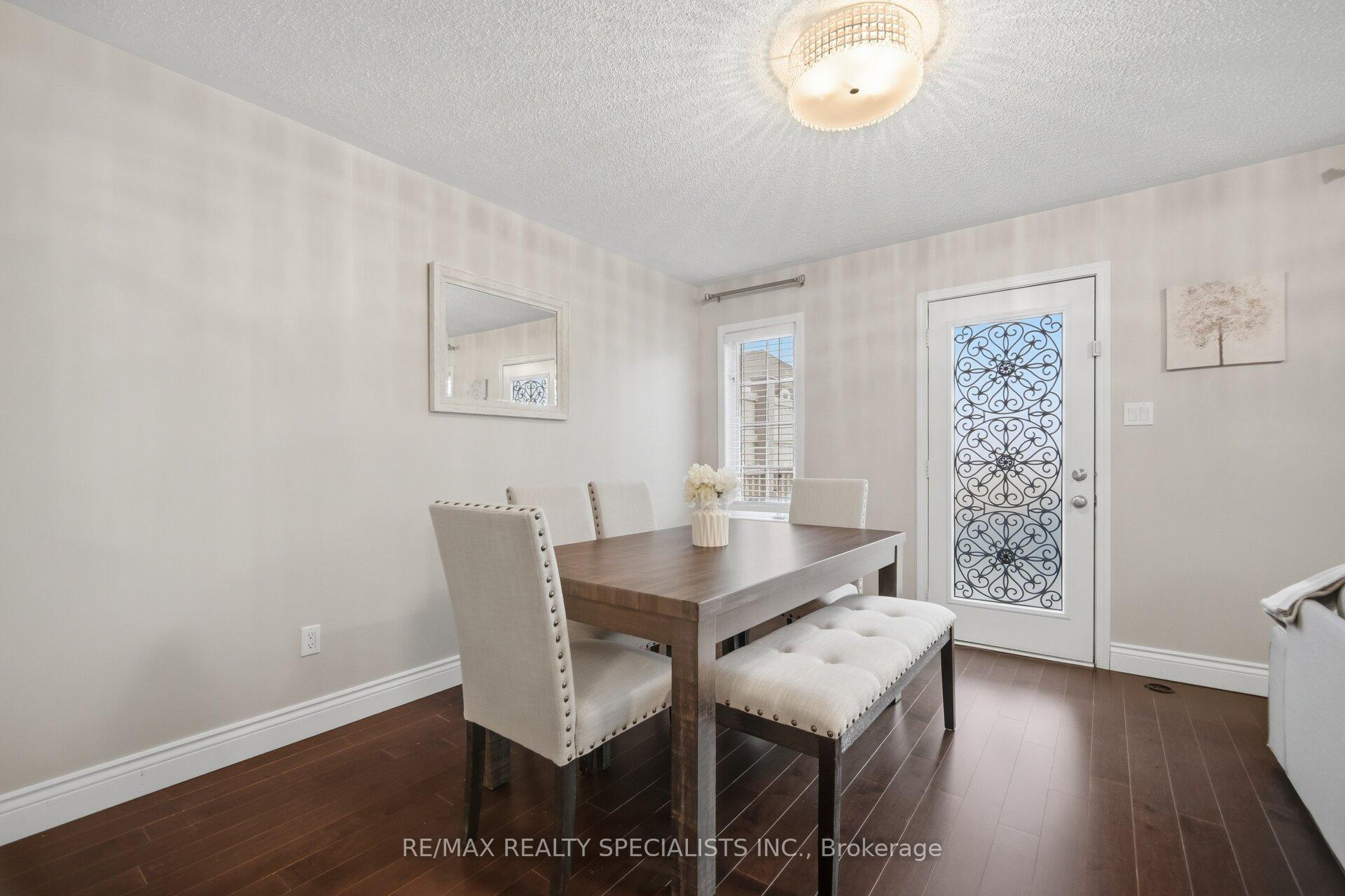 Photo 12 of 932 Sprague Place, Milton, Coates — HOMEH