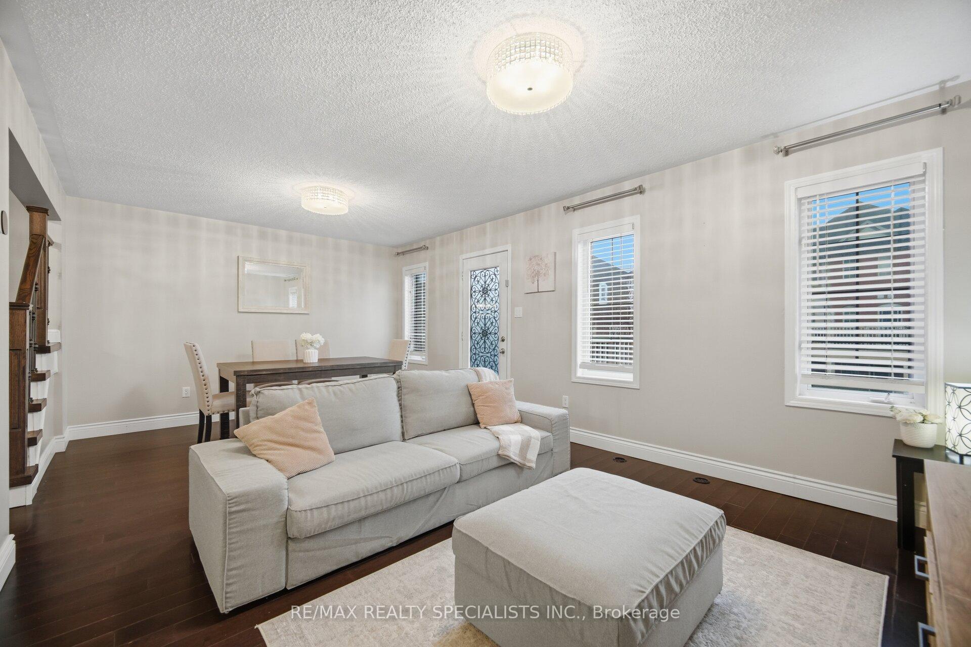 Photo 17 of 932 Sprague Place, Milton, Coates — HOMEH