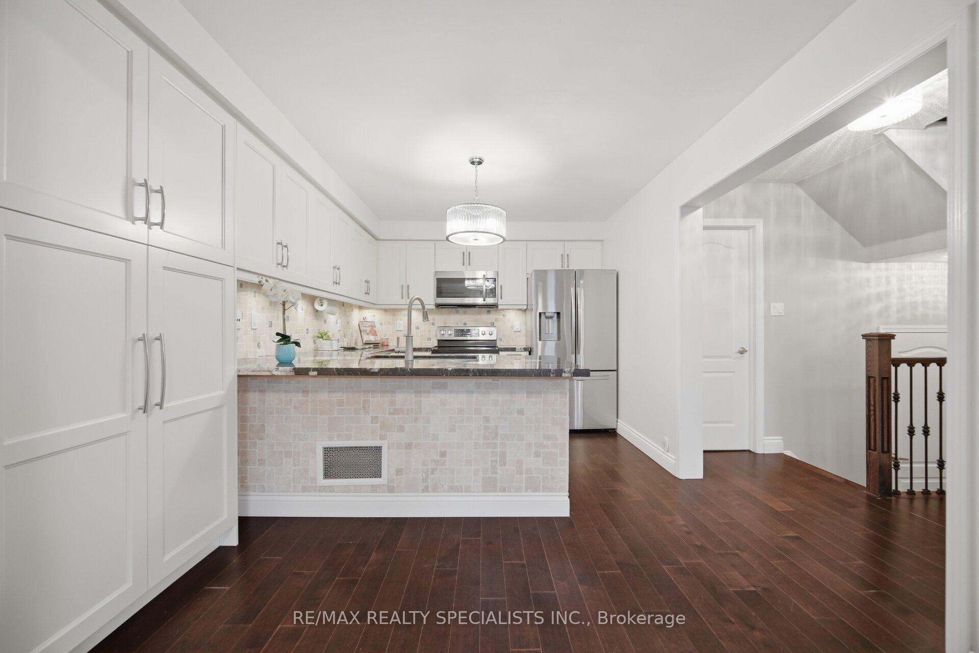 Photo 19 of 932 Sprague Place, Milton, Coates — HOMEH