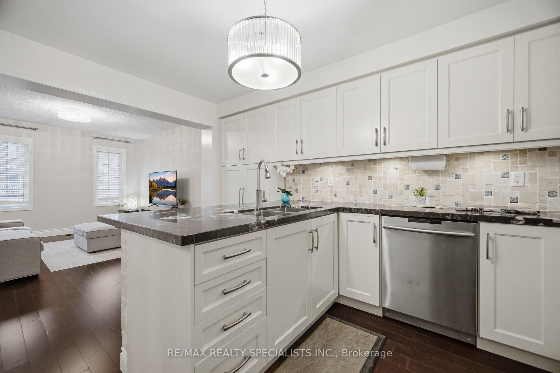 Photo 21 of 932 Sprague Place, Milton, Coates — HOMEH