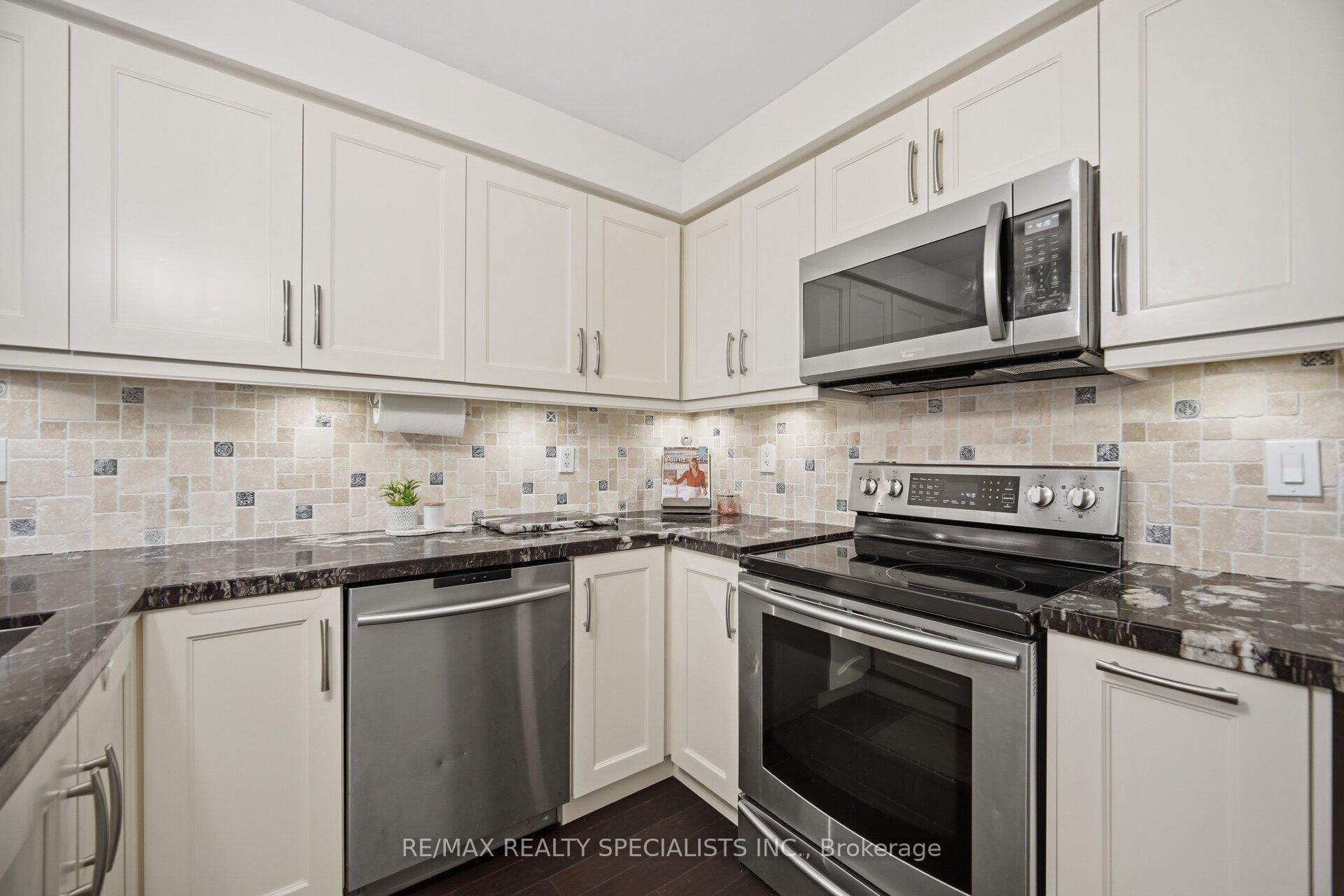Photo 22 of 932 Sprague Place, Milton, Coates — HOMEH