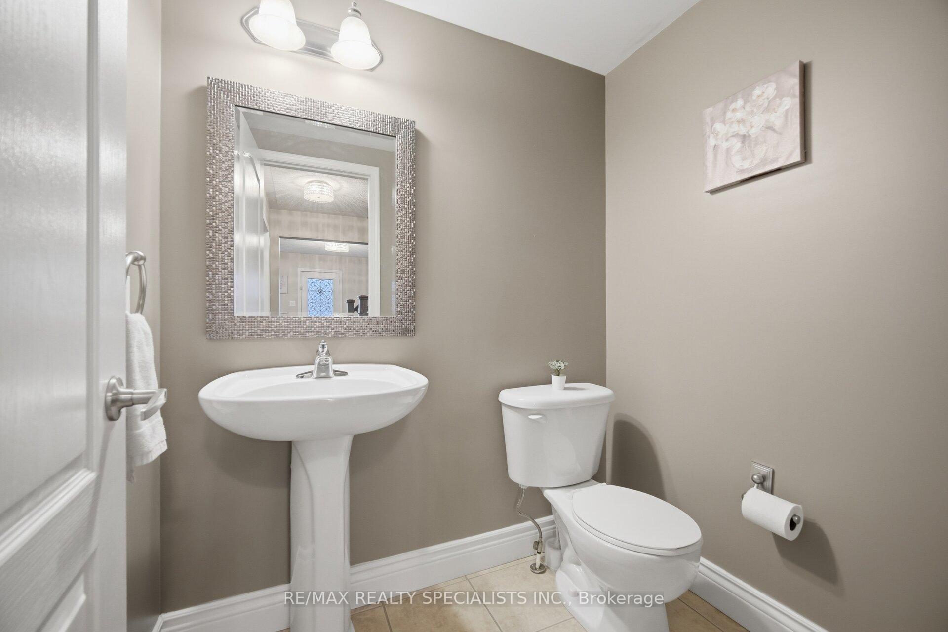 Photo 24 of 932 Sprague Place, Milton, Coates — HOMEH