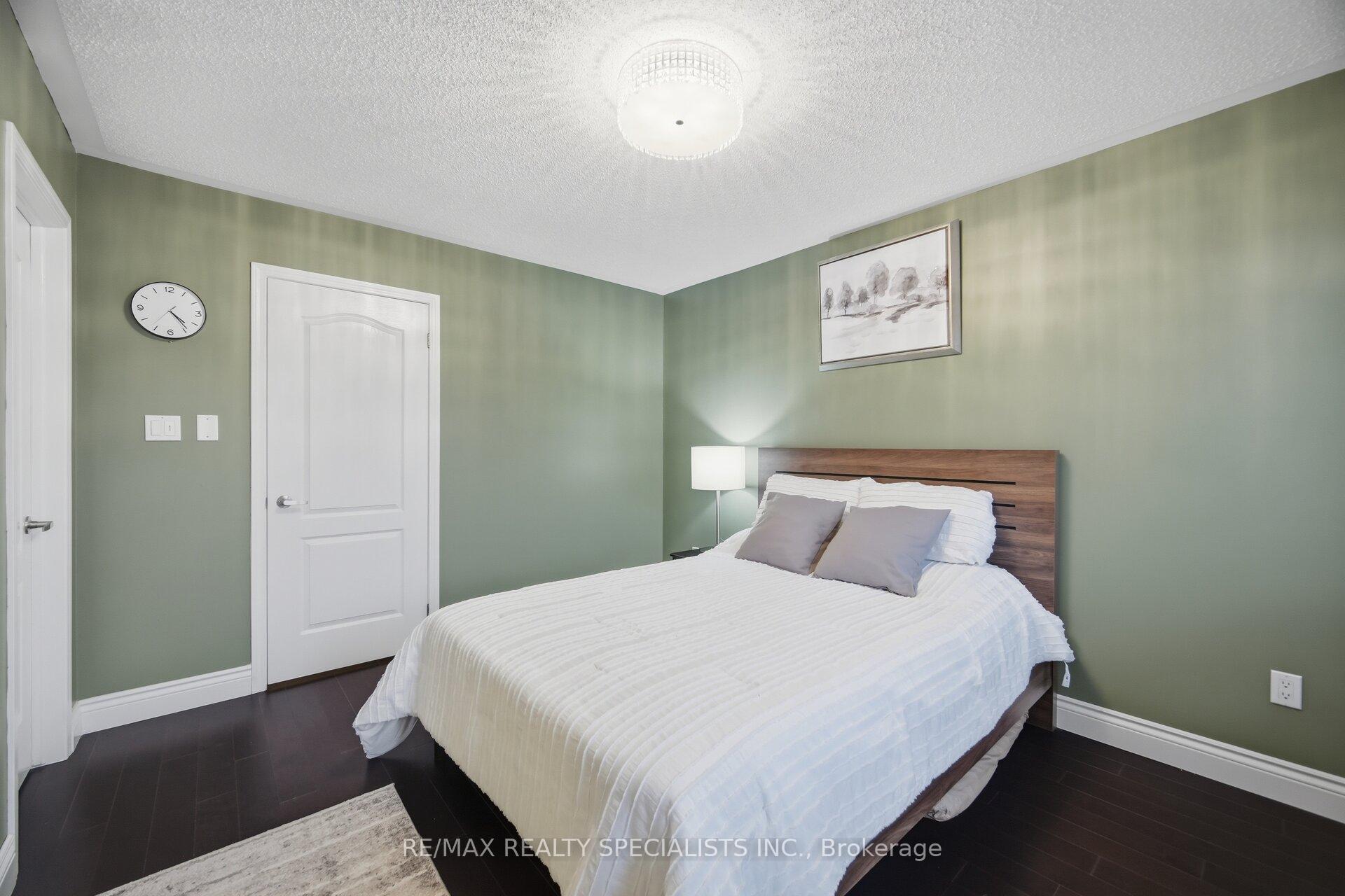 Photo 29 of 932 Sprague Place, Milton, Coates — HOMEH