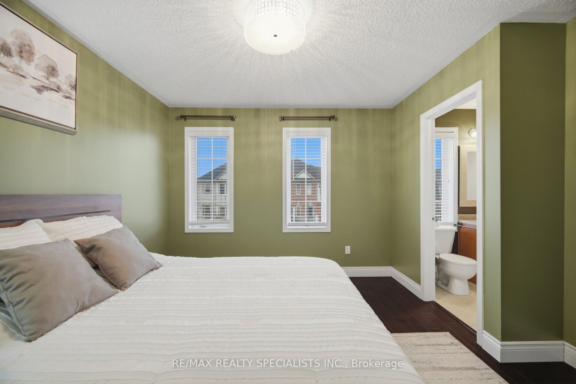 Photo 30 of 932 Sprague Place, Milton, Coates — HOMEH