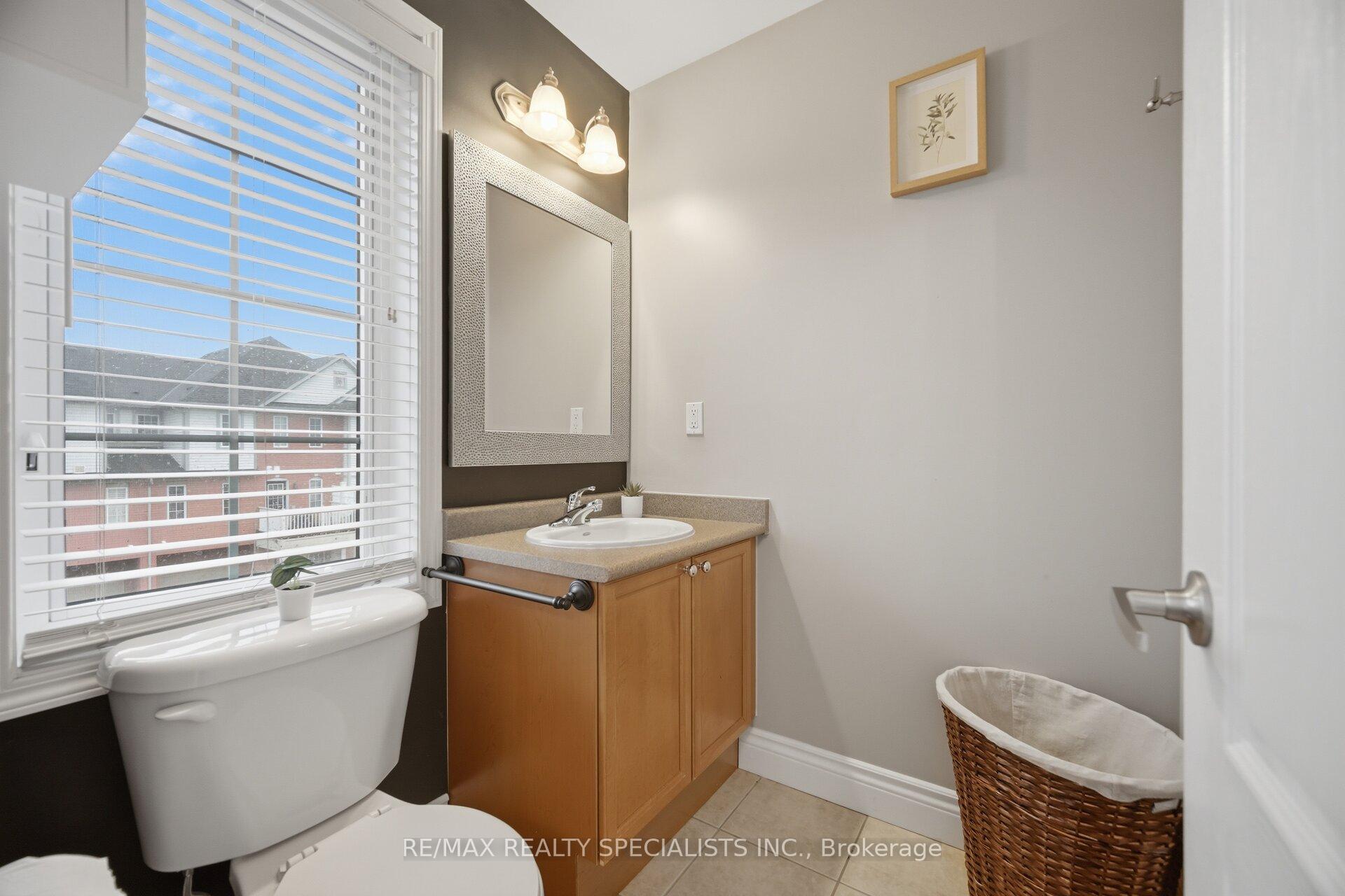 Photo 33 of 932 Sprague Place, Milton, Coates — HOMEH