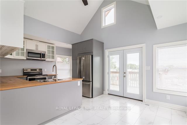 Photo 2 of Unit Upper, 6 Clark Street, St. Catharines, Downtown — HOMEH
