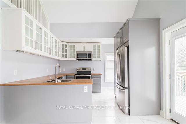 Photo 6 of Unit Upper, 6 Clark Street, St. Catharines, Downtown — HOMEH