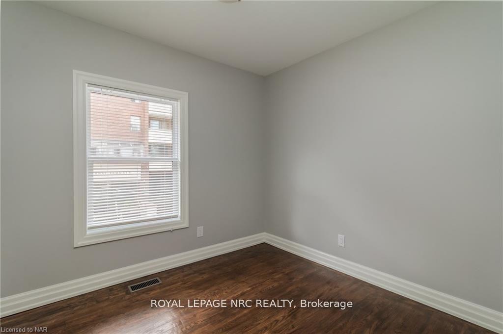 Photo 12 of Unit Upper, 6 Clark Street, St. Catharines, Downtown — HOMEH