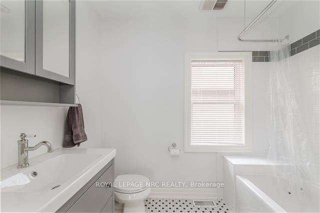 Photo 15 of Unit Upper, 6 Clark Street, St. Catharines, Downtown — HOMEH