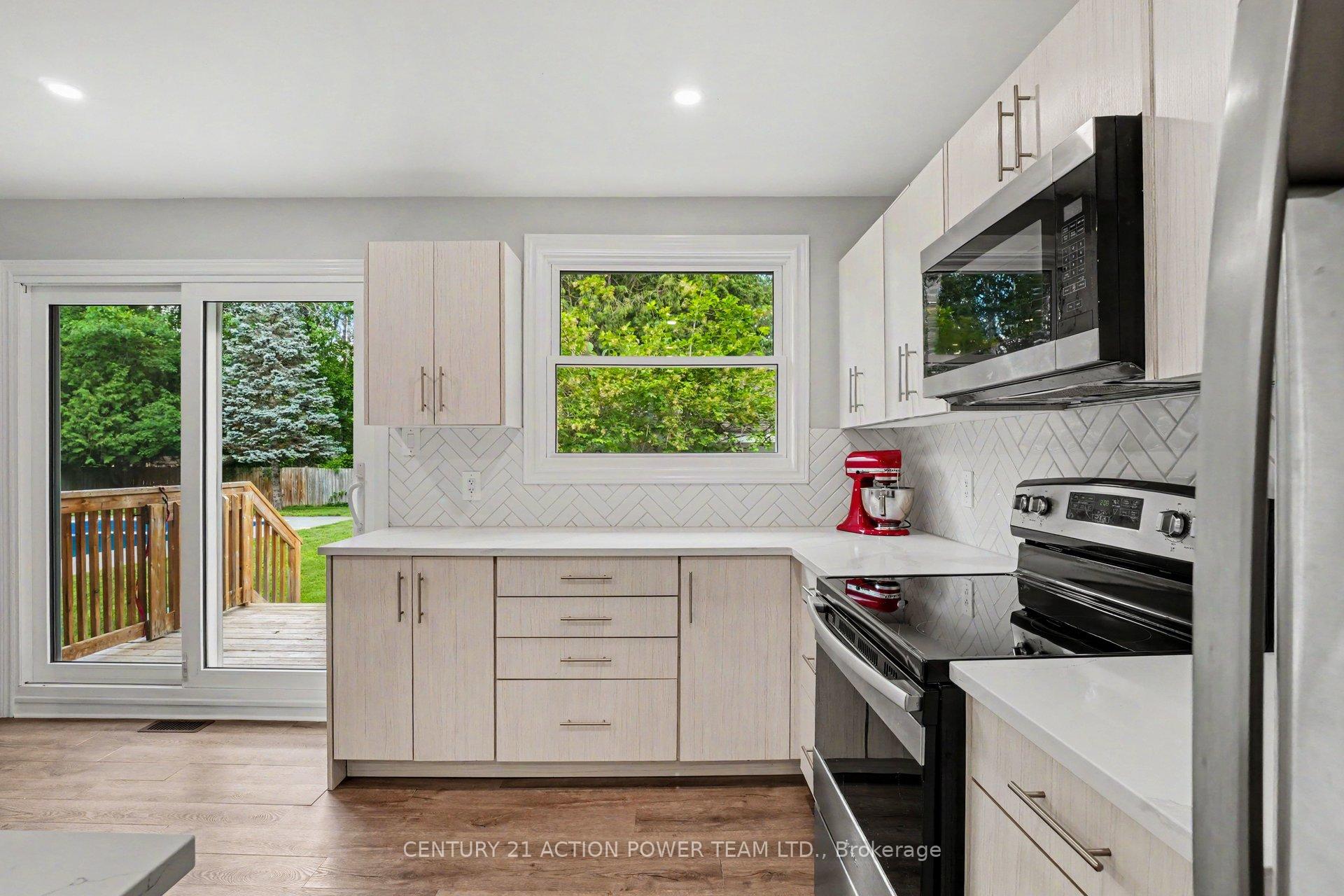 Photo 11 of 422 Allbirch Road, Ottawa, Constance Bay — HOMEH