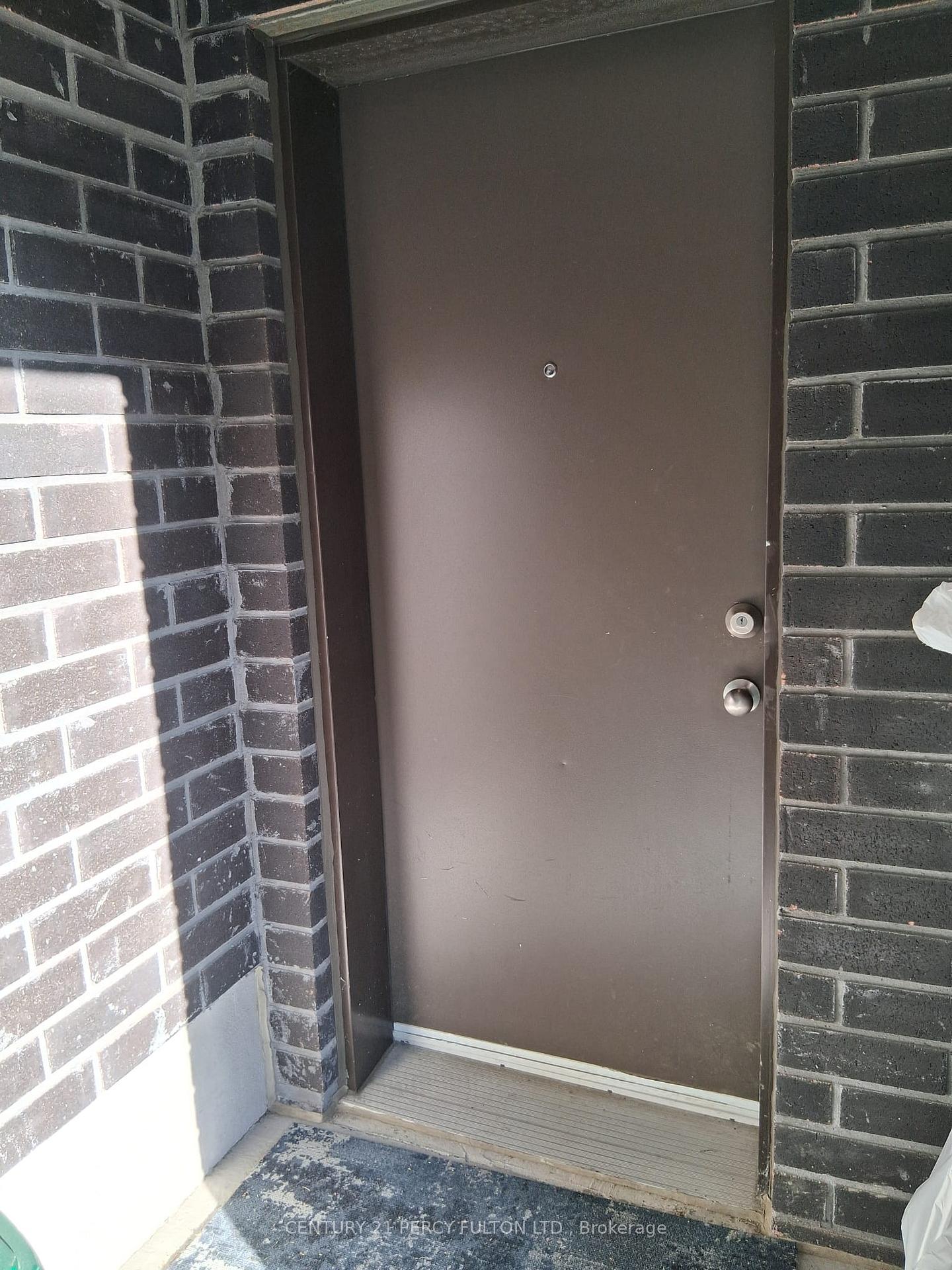 Photo 2 of 1 Sydney Circle, Vaughan, Vellore Village — HOMEH