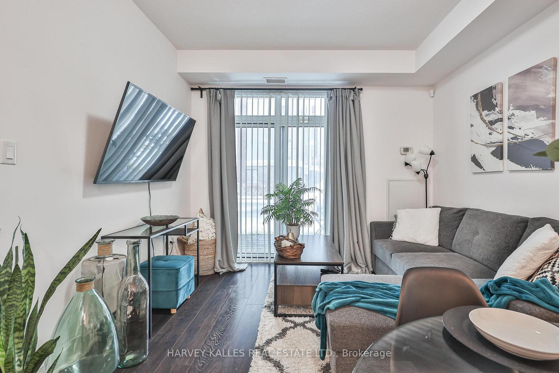 Photo 5 of Unit 122, 101 Shoreview Place, Hamilton, Lakeshore — HOMEH