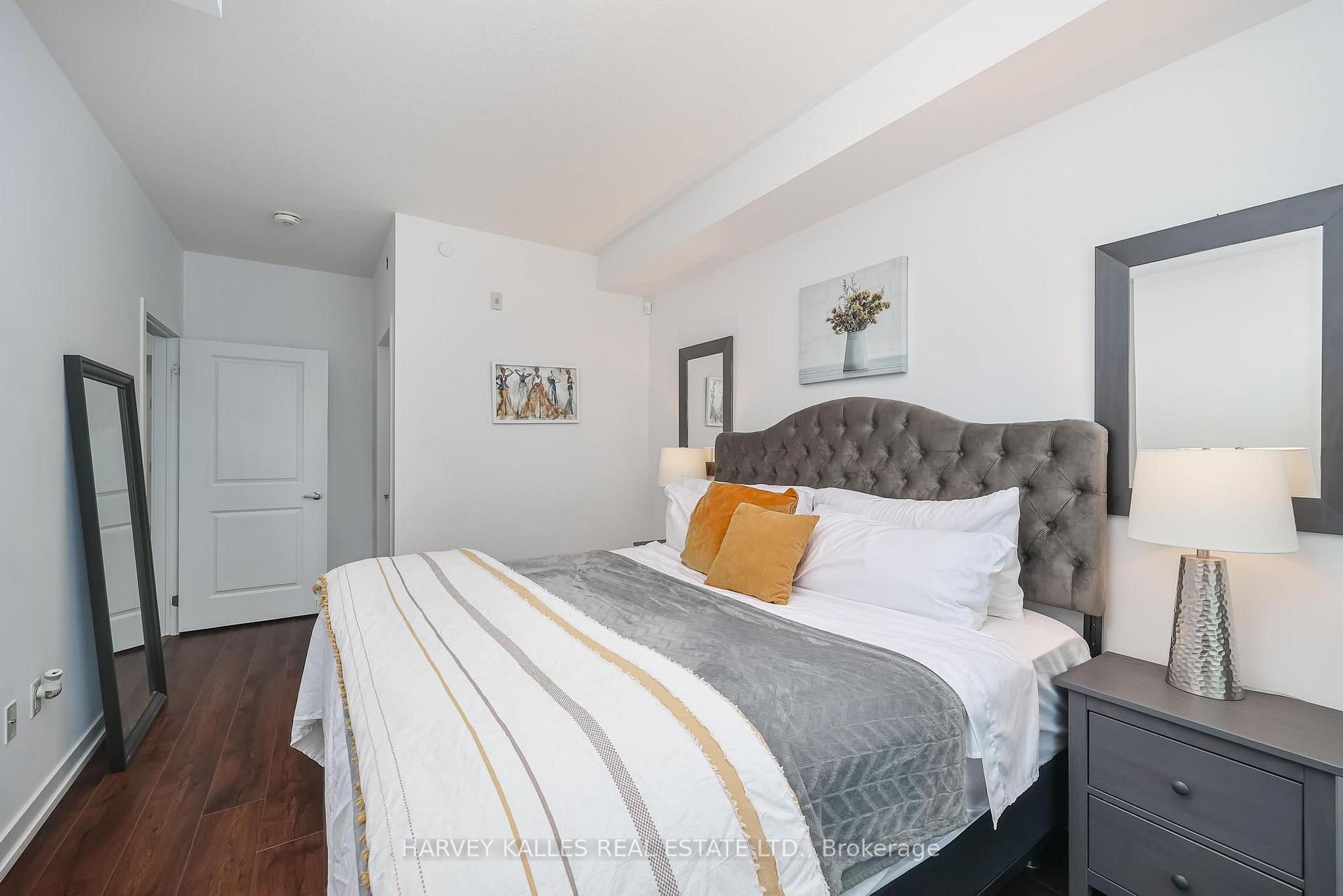 Photo 11 of Unit 122, 101 Shoreview Place, Hamilton, Lakeshore — HOMEH
